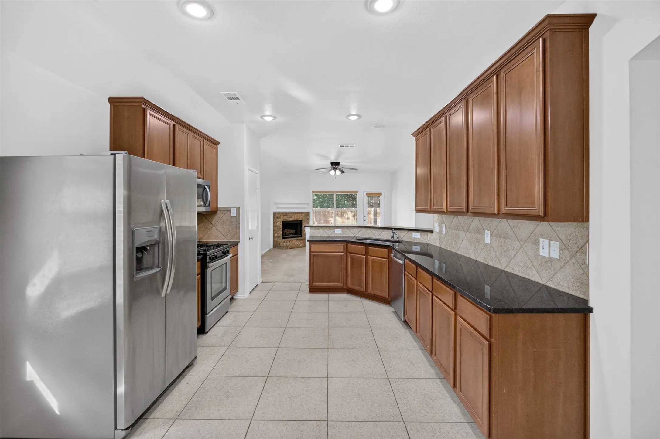 Single Family Residence For Rent in Tarrant County , 5916 Crestview Drive, Grand Prairie, Texas 75052, 4 Bedroom, 2 Bathroom, 2 Garage spaces, 2,235 Sqft, built in 2008, mls#21366889, Real Estate Agent in Grand Prairie, Homes For Rent in Tarrant county, Homes For Rent in Grand Prairie, Realtor in Grand Prairie Texas, Real Estate Brokerage Independent Realty Texas, Luminita Cordes Realtor