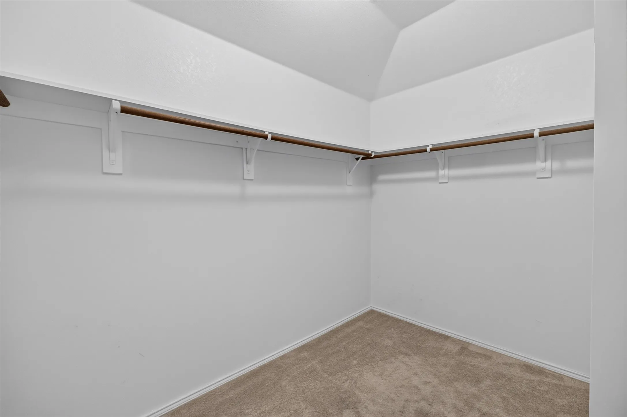 Single Family Residence For Rent in Tarrant County , 5916 Crestview Drive, Grand Prairie, Texas 75052, 4 Bedroom, 2 Bathroom, 2 Garage spaces, 2,235 Sqft, built in 2008, mls#21366889, Real Estate Agent in Grand Prairie, Homes For Rent in Tarrant county, Homes For Rent in Grand Prairie, Realtor in Grand Prairie Texas, Real Estate Brokerage Independent Realty Texas, Luminita Cordes Realtor