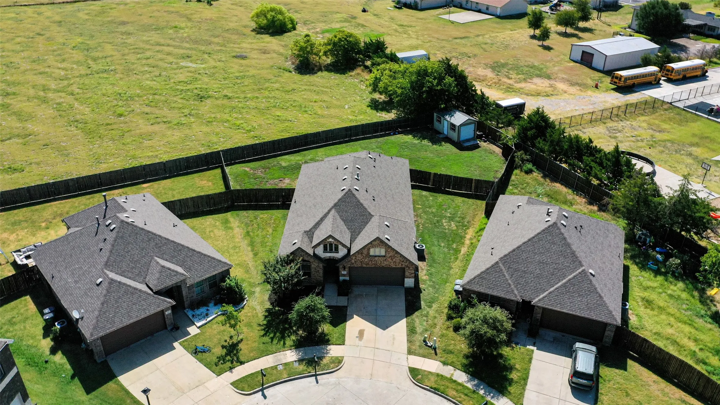 Single Family Residence For Sale in Rockwall County , 924 Mcgehee Court, Fate, Texas 75087, 3 Bedroom, 2 Bathroom, 2 Garage spaces, 2,159 Sqft, built in 2018, mls#21354649, Real Estate Agent in Fate, Homes For Sale in Rockwall county, Homes For Sale in Fate, Realtor in Fate Texas, Real Estate Brokerage Independent Realty Texas, Luminita Cordes Realtor