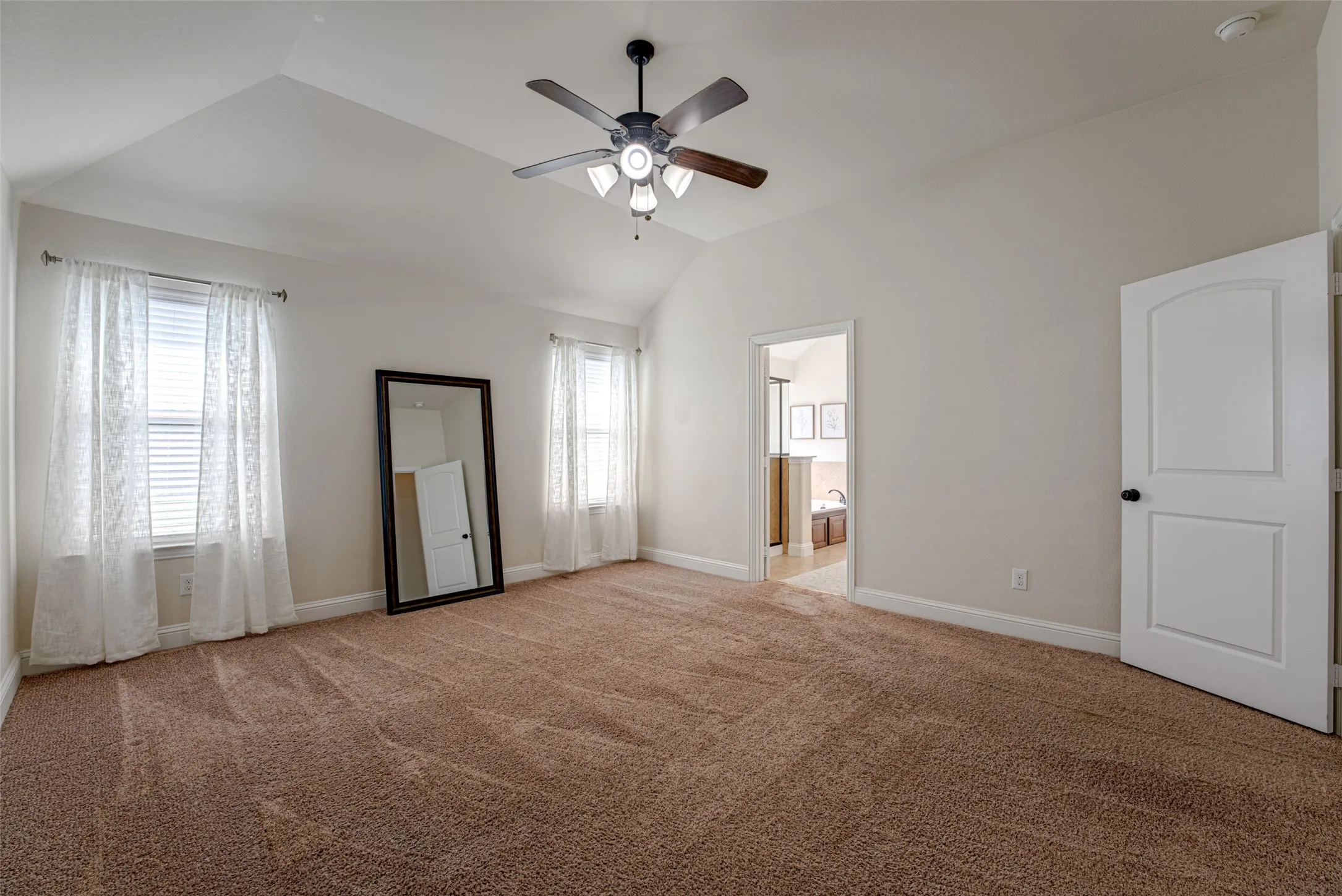 Single Family Residence For Sale in Rockwall County , 924 Mcgehee Court, Fate, Texas 75087, 3 Bedroom, 2 Bathroom, 2 Garage spaces, 2,159 Sqft, built in 2018, mls#21354649, Real Estate Agent in Fate, Homes For Sale in Rockwall county, Homes For Sale in Fate, Realtor in Fate Texas, Real Estate Brokerage Independent Realty Texas, Luminita Cordes Realtor
