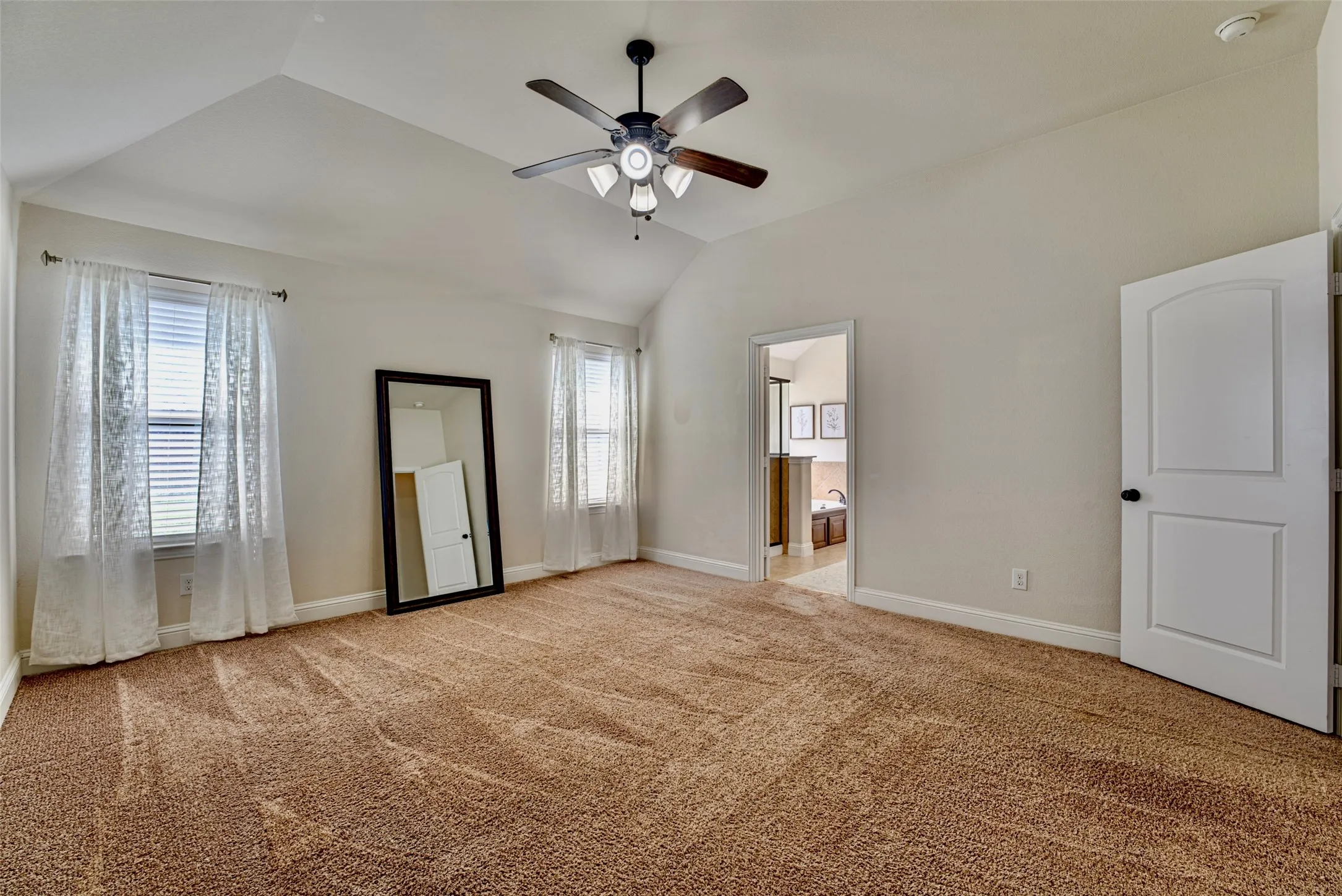 Single Family Residence For Sale in Rockwall County , 924 Mcgehee Court, Fate, Texas 75087, 3 Bedroom, 2 Bathroom, 2 Garage spaces, 2,159 Sqft, built in 2018, mls#21354649, Real Estate Agent in Fate, Homes For Sale in Rockwall county, Homes For Sale in Fate, Realtor in Fate Texas, Real Estate Brokerage Independent Realty Texas, Luminita Cordes Realtor
