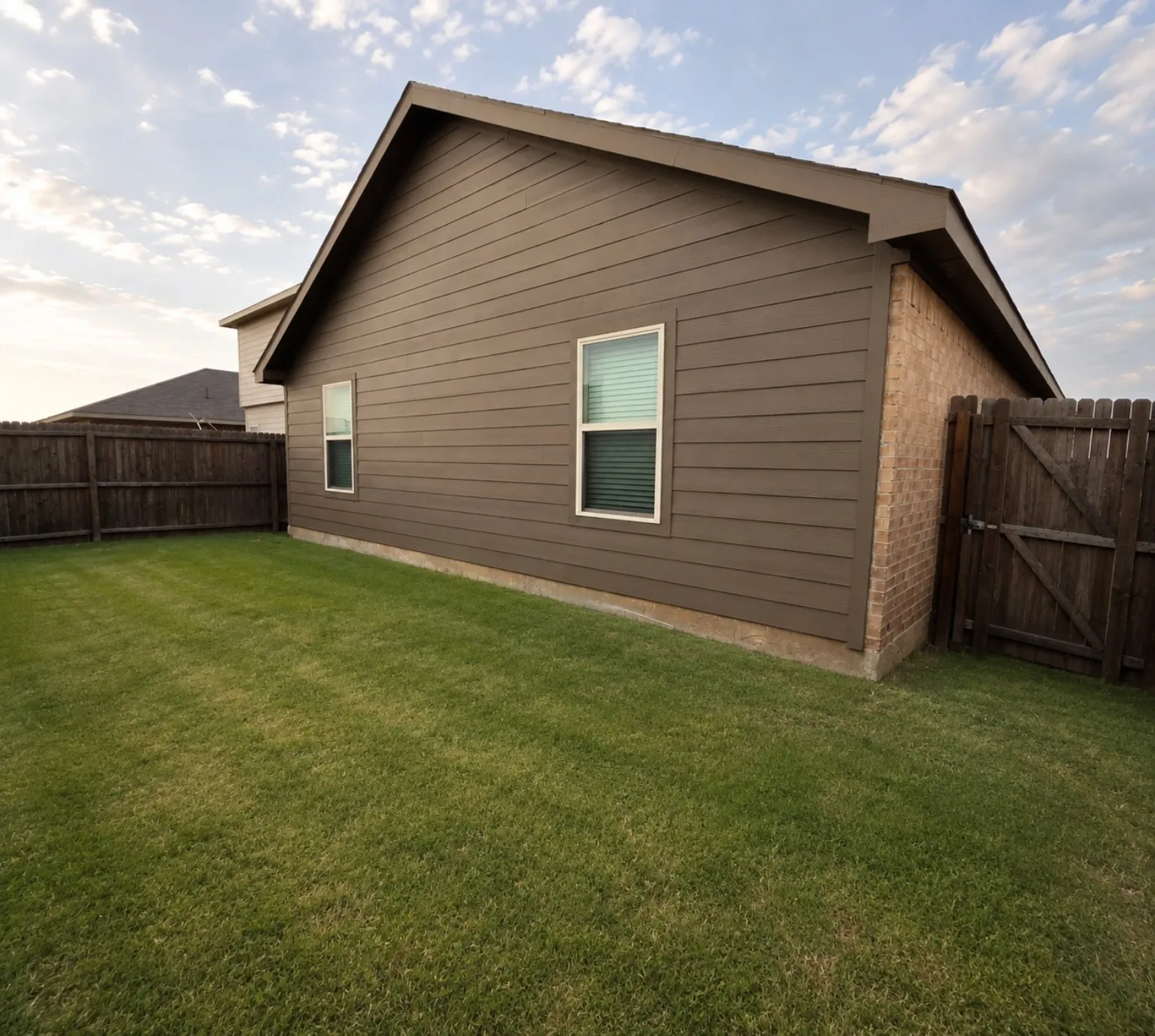 Single Family Residence For Sale in Hunt County , 917 Sunrise Lane, Royse City, Texas 75189, 3 Bedroom, 2 Bathroom, 2 Garage spaces, 1,509 Sqft, built in 2023, mls#21366896, Real Estate Agent in Royse City, Homes For Sale in Hunt county, Homes For Sale in Royse City, Realtor in Royse City Texas, Real Estate Brokerage Independent Realty Texas, Luminita Cordes Realtor