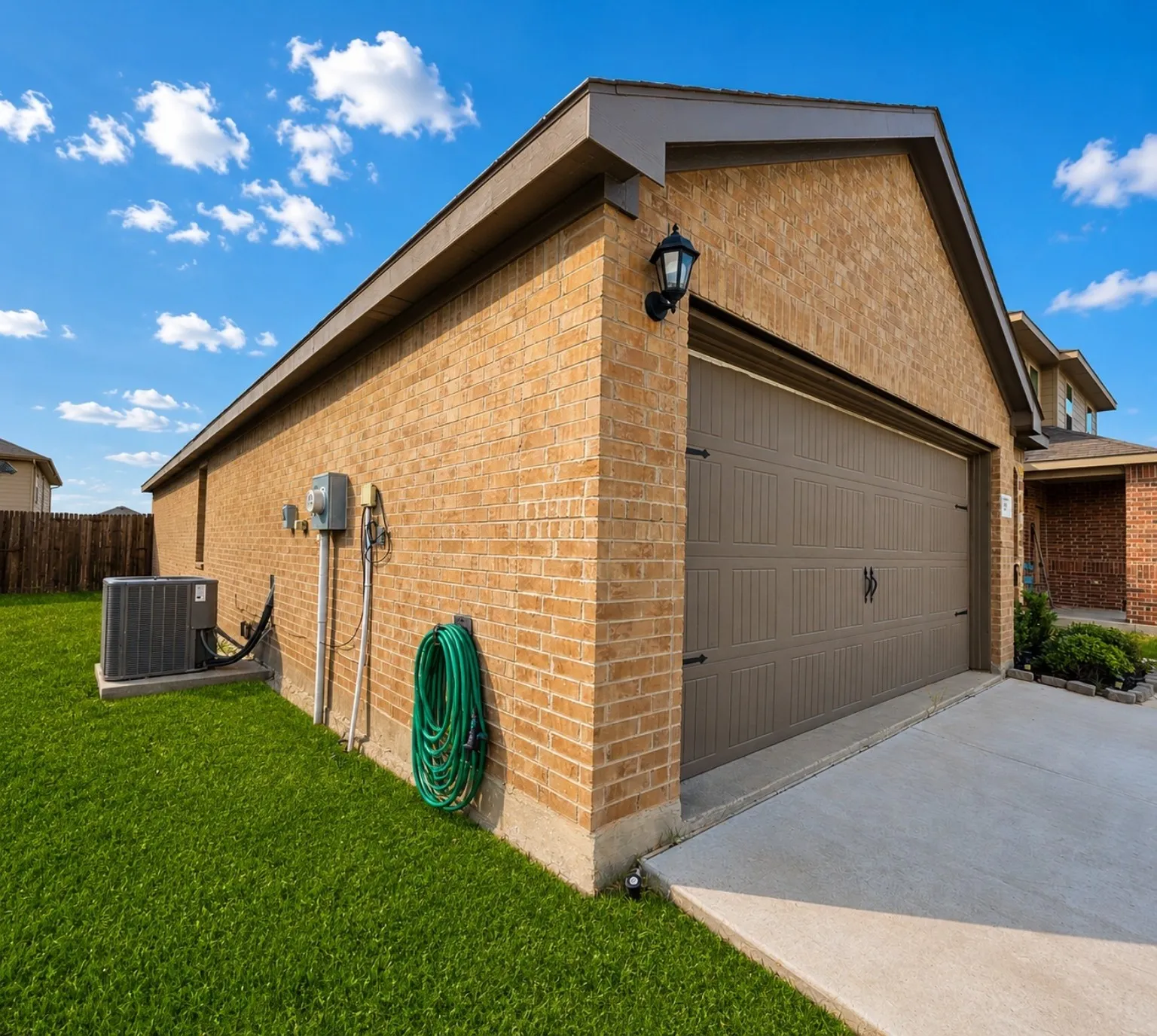 Single Family Residence For Sale in Hunt County , 917 Sunrise Lane, Royse City, Texas 75189, 3 Bedroom, 2 Bathroom, 2 Garage spaces, 1,509 Sqft, built in 2023, mls#21366896, Real Estate Agent in Royse City, Homes For Sale in Hunt county, Homes For Sale in Royse City, Realtor in Royse City Texas, Real Estate Brokerage Independent Realty Texas, Luminita Cordes Realtor
