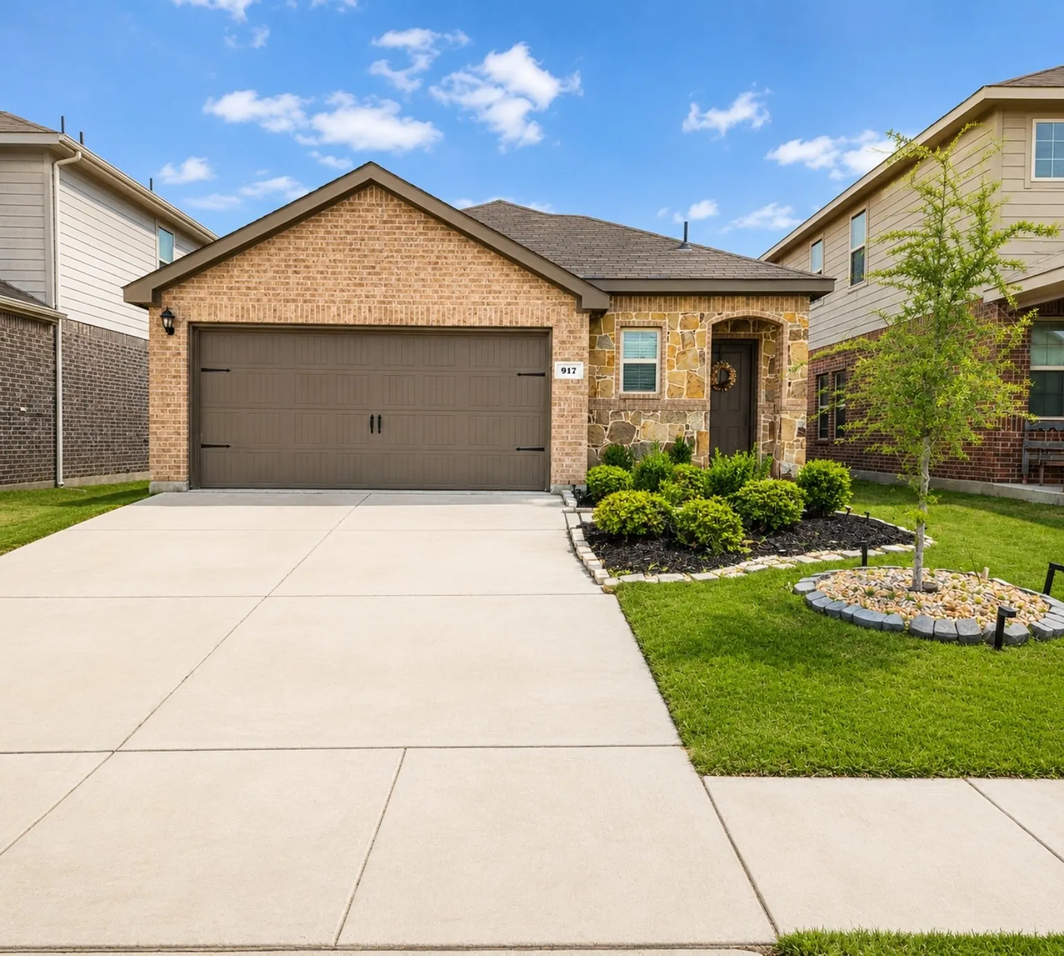 Single Family Residence For Sale in Hunt County , 917 Sunrise Lane, Royse City, Texas 75189, 3 Bedroom, 2 Bathroom, 2 Garage spaces, 1,509 Sqft, built in 2023, mls#21366896, Real Estate Agent in Royse City, Homes For Sale in Hunt county, Homes For Sale in Royse City, Realtor in Royse City Texas, Real Estate Brokerage Independent Realty Texas, Luminita Cordes Realtor