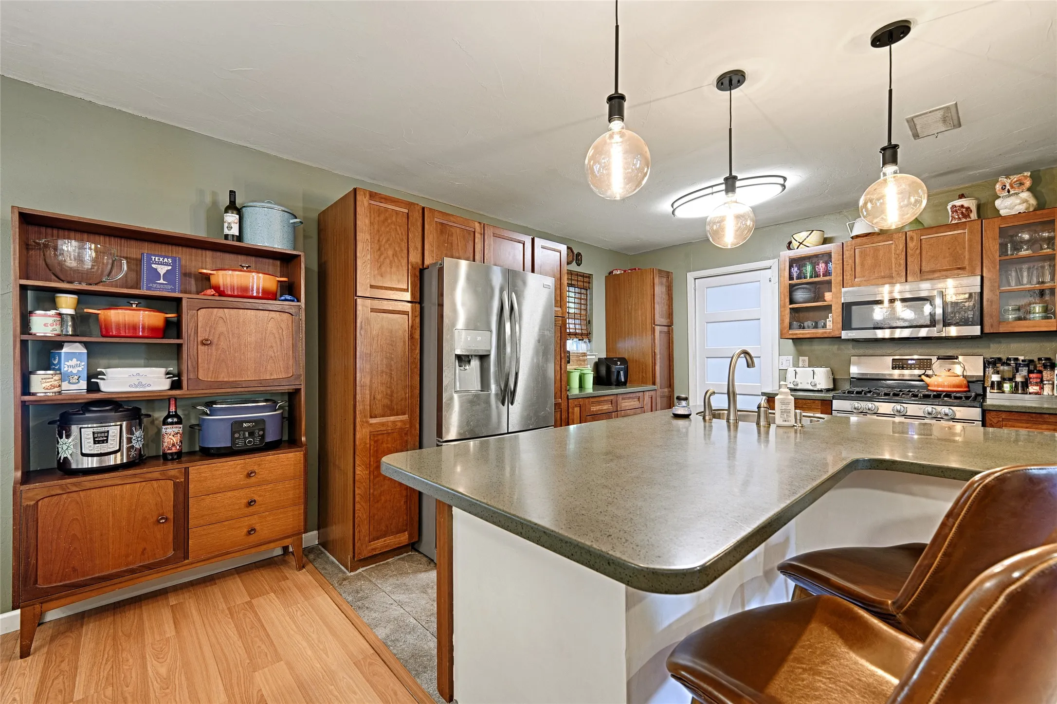 Single Family Residence For Sale in Dallas County , 1339 Winding Trail, Duncanville, Texas 75116, 3 Bedroom, 1 Bathroom, Garage spaces, 1,326 Sqft, built in 1961, mls#21364507, Real Estate Agent in Duncanville, Homes For Sale in Dallas county, Homes For Sale in Duncanville, Realtor in Duncanville Texas, Real Estate Brokerage Independent Realty Texas, Luminita Cordes Realtor