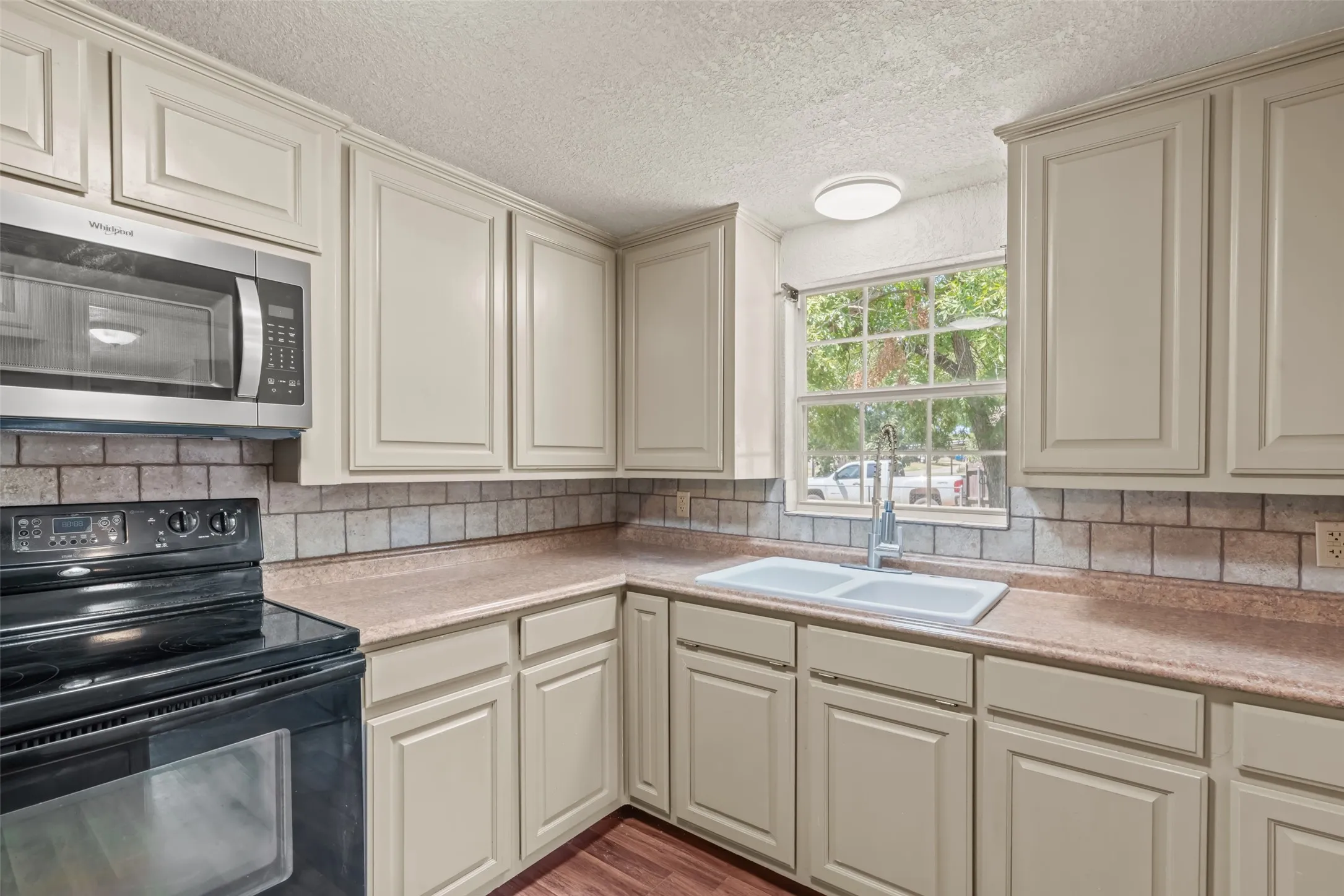 Single Family Residence For Sale in Parker County , 417 N Birch Street, Springtown, Texas 76082, 3 Bedroom, 1 Bathroom, Garage spaces, 996 Sqft, built in 0, mls#21364605, Real Estate Agent in Springtown, Homes For Sale in Parker county, Homes For Sale in Springtown, Realtor in Springtown Texas, Real Estate Brokerage Independent Realty Texas, Luminita Cordes Realtor