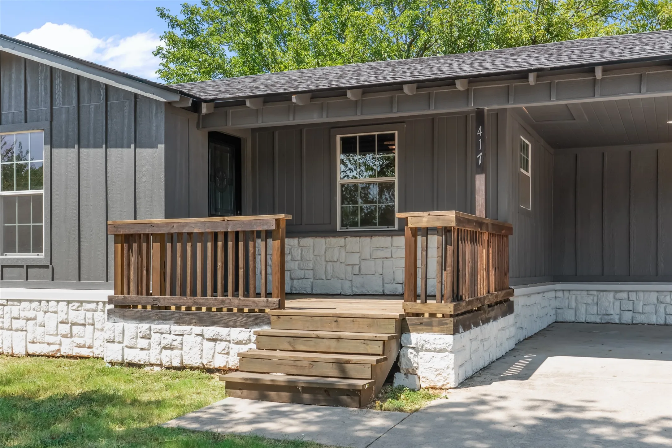 Single Family Residence For Sale in Parker County , 417 N Birch Street, Springtown, Texas 76082, 3 Bedroom, 1 Bathroom, Garage spaces, 996 Sqft, built in 0, mls#21364605, Real Estate Agent in Springtown, Homes For Sale in Parker county, Homes For Sale in Springtown, Realtor in Springtown Texas, Real Estate Brokerage Independent Realty Texas, Luminita Cordes Realtor