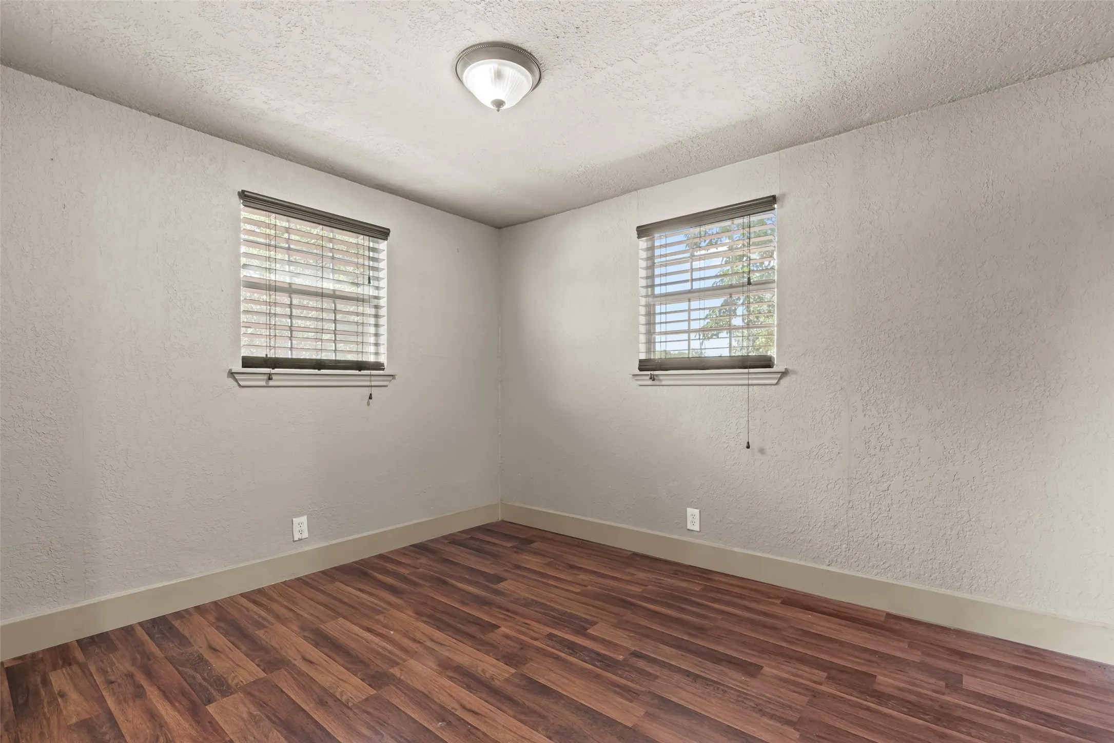 Single Family Residence For Sale in Parker County , 417 N Birch Street, Springtown, Texas 76082, 3 Bedroom, 1 Bathroom, Garage spaces, 996 Sqft, built in 0, mls#21364605, Real Estate Agent in Springtown, Homes For Sale in Parker county, Homes For Sale in Springtown, Realtor in Springtown Texas, Real Estate Brokerage Independent Realty Texas, Luminita Cordes Realtor