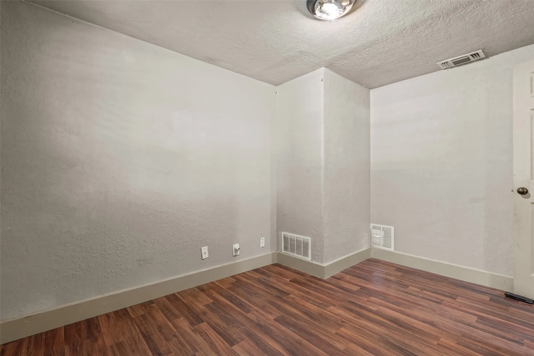 Single Family Residence For Sale in Parker County , 417 N Birch Street, Springtown, Texas 76082, 3 Bedroom, 1 Bathroom, Garage spaces, 996 Sqft, built in 0, mls#21364605, Real Estate Agent in Springtown, Homes For Sale in Parker county, Homes For Sale in Springtown, Realtor in Springtown Texas, Real Estate Brokerage Independent Realty Texas, Luminita Cordes Realtor