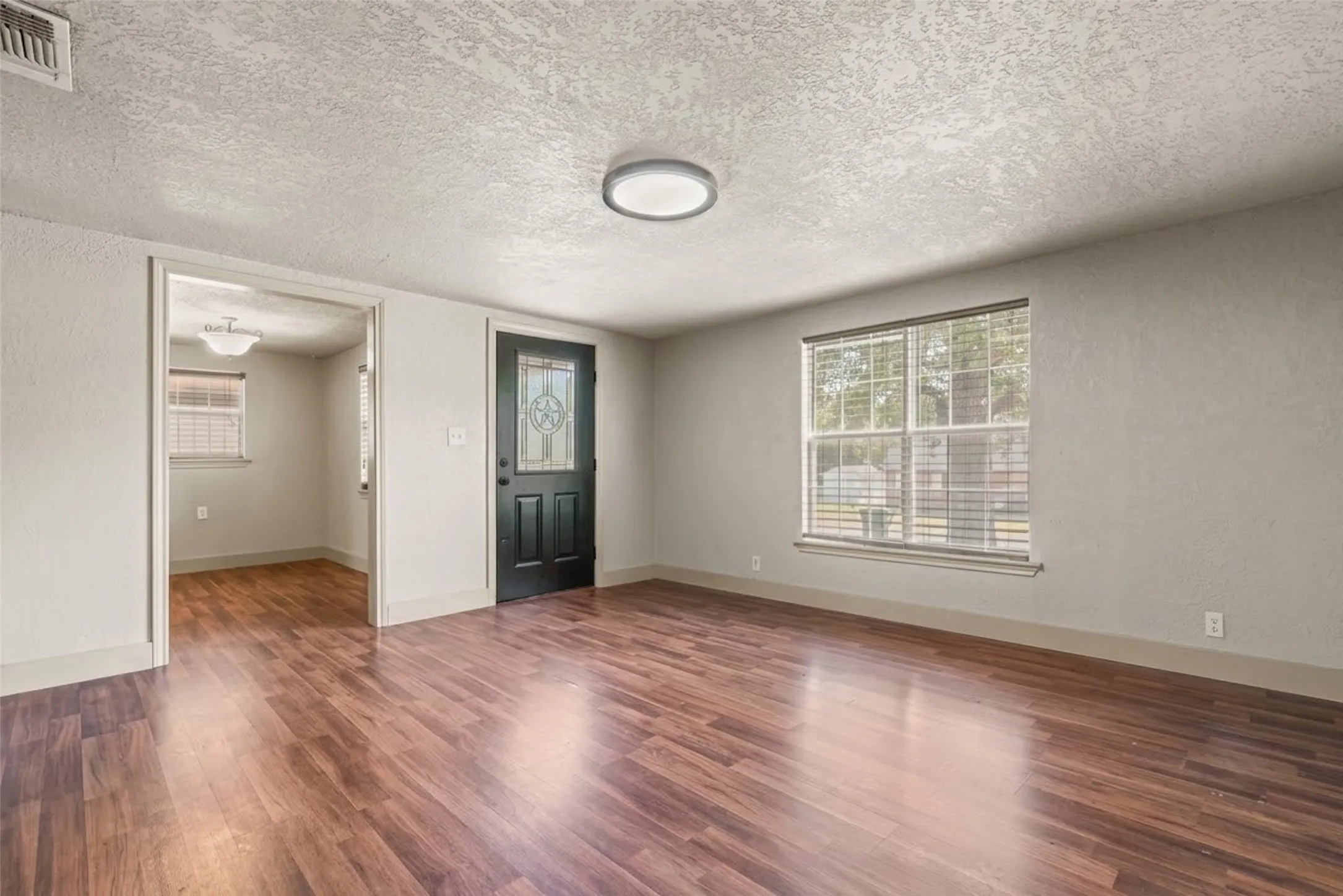 Single Family Residence For Sale in Parker County , 417 N Birch Street, Springtown, Texas 76082, 3 Bedroom, 1 Bathroom, Garage spaces, 996 Sqft, built in 0, mls#21364605, Real Estate Agent in Springtown, Homes For Sale in Parker county, Homes For Sale in Springtown, Realtor in Springtown Texas, Real Estate Brokerage Independent Realty Texas, Luminita Cordes Realtor