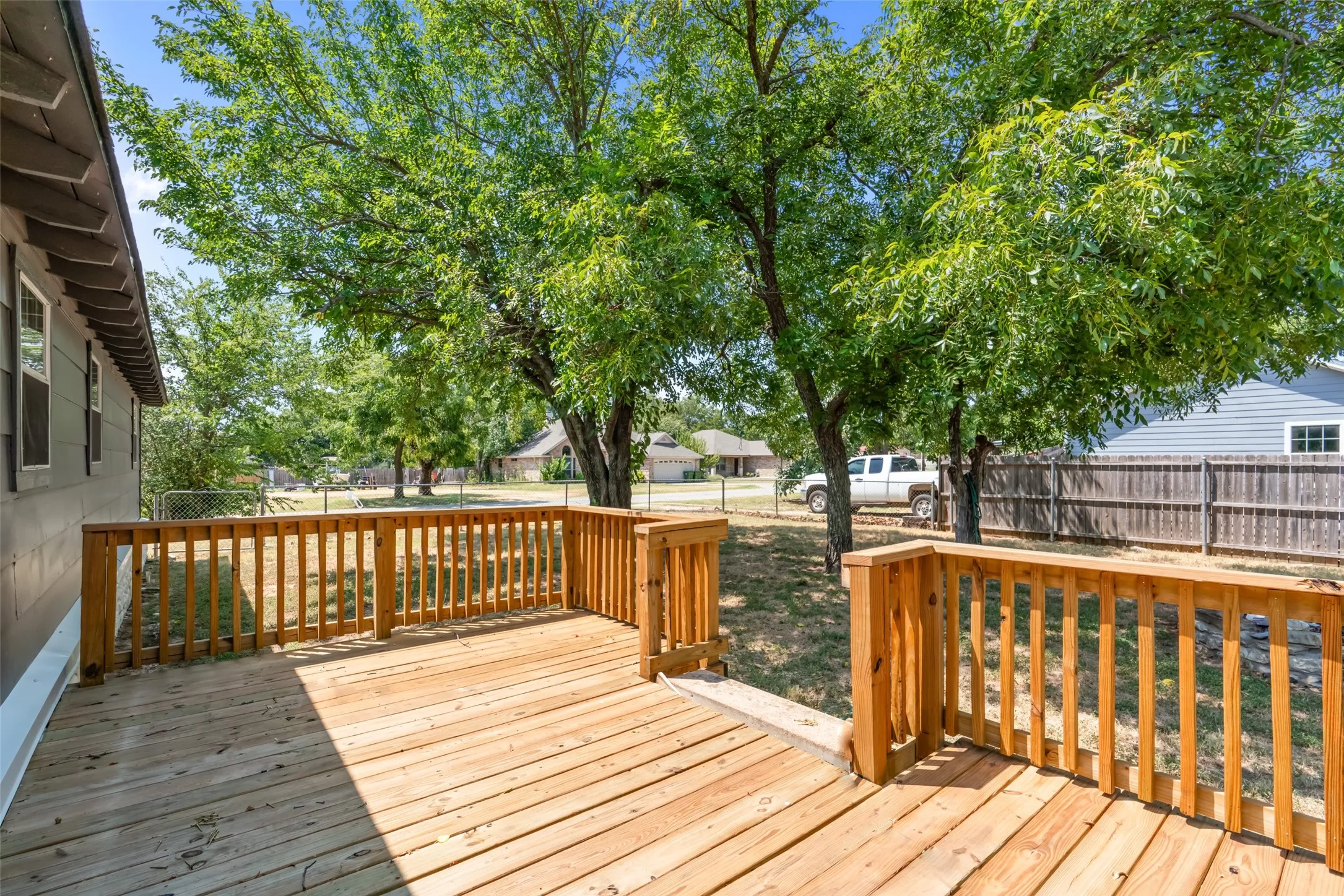 Single Family Residence For Sale in Parker County , 417 N Birch Street, Springtown, Texas 76082, 3 Bedroom, 1 Bathroom, Garage spaces, 996 Sqft, built in 0, mls#21364605, Real Estate Agent in Springtown, Homes For Sale in Parker county, Homes For Sale in Springtown, Realtor in Springtown Texas, Real Estate Brokerage Independent Realty Texas, Luminita Cordes Realtor