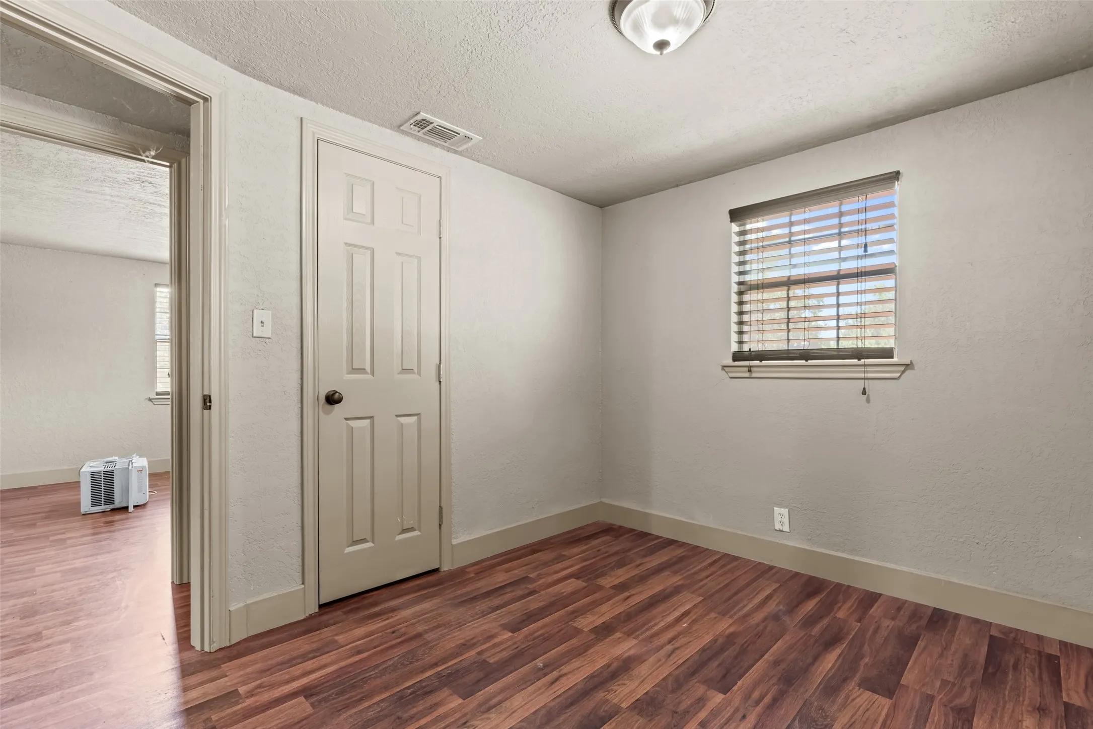 Single Family Residence For Sale in Parker County , 417 N Birch Street, Springtown, Texas 76082, 3 Bedroom, 1 Bathroom, Garage spaces, 996 Sqft, built in 0, mls#21364605, Real Estate Agent in Springtown, Homes For Sale in Parker county, Homes For Sale in Springtown, Realtor in Springtown Texas, Real Estate Brokerage Independent Realty Texas, Luminita Cordes Realtor