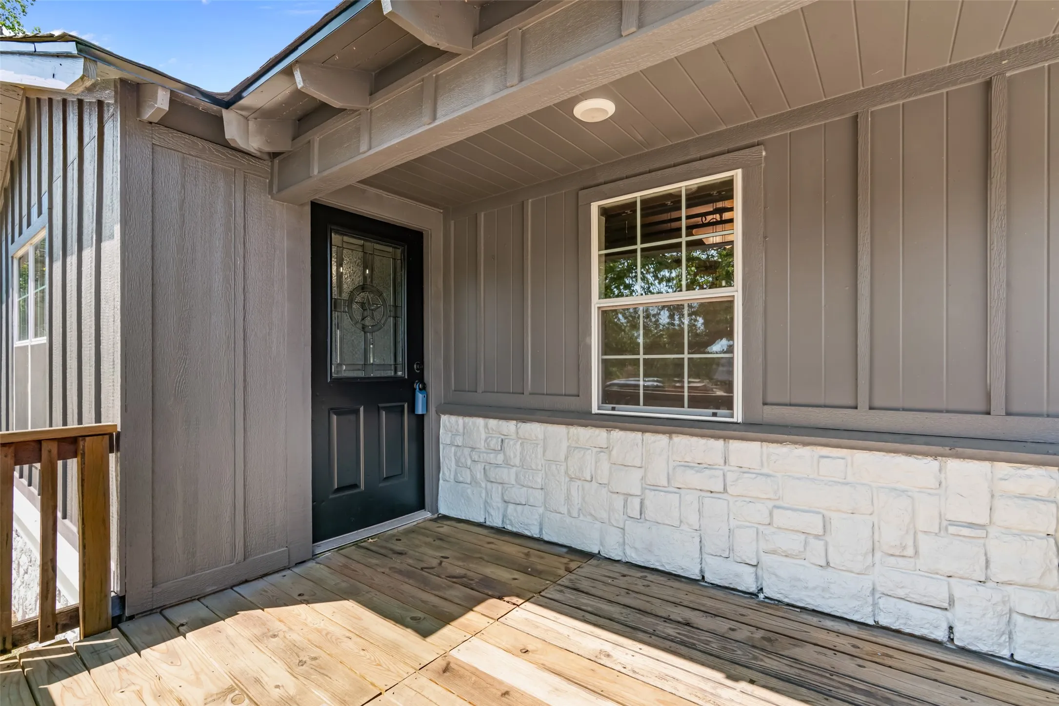 Single Family Residence For Sale in Parker County , 417 N Birch Street, Springtown, Texas 76082, 3 Bedroom, 1 Bathroom, Garage spaces, 996 Sqft, built in 0, mls#21364605, Real Estate Agent in Springtown, Homes For Sale in Parker county, Homes For Sale in Springtown, Realtor in Springtown Texas, Real Estate Brokerage Independent Realty Texas, Luminita Cordes Realtor