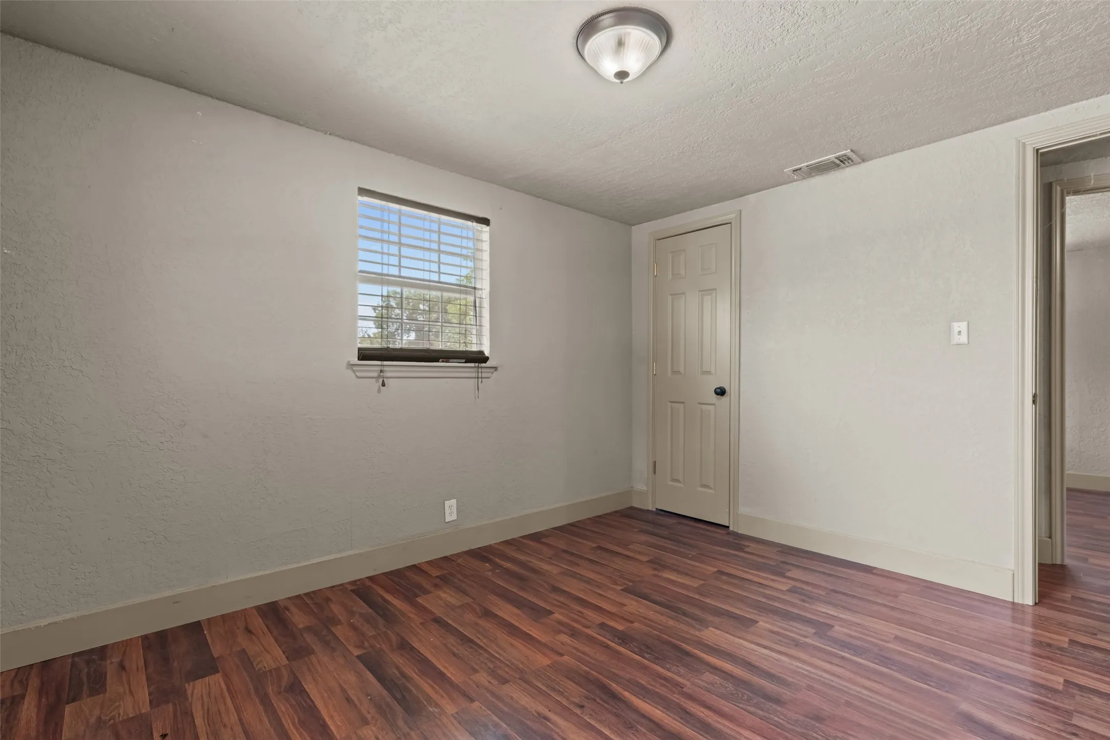 Single Family Residence For Sale in Parker County , 417 N Birch Street, Springtown, Texas 76082, 3 Bedroom, 1 Bathroom, Garage spaces, 996 Sqft, built in 0, mls#21364605, Real Estate Agent in Springtown, Homes For Sale in Parker county, Homes For Sale in Springtown, Realtor in Springtown Texas, Real Estate Brokerage Independent Realty Texas, Luminita Cordes Realtor