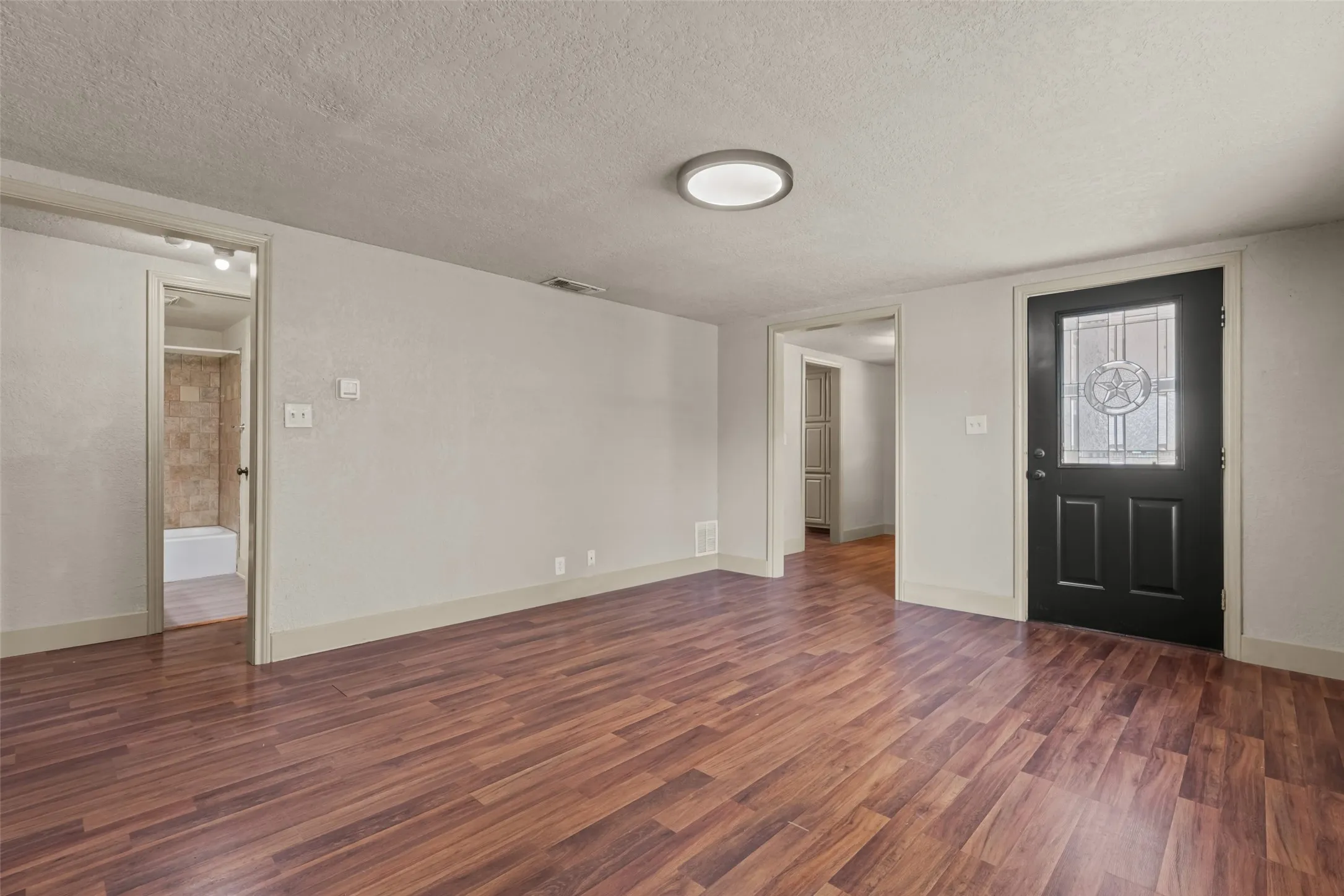 Single Family Residence For Sale in Parker County , 417 N Birch Street, Springtown, Texas 76082, 3 Bedroom, 1 Bathroom, Garage spaces, 996 Sqft, built in 0, mls#21364605, Real Estate Agent in Springtown, Homes For Sale in Parker county, Homes For Sale in Springtown, Realtor in Springtown Texas, Real Estate Brokerage Independent Realty Texas, Luminita Cordes Realtor