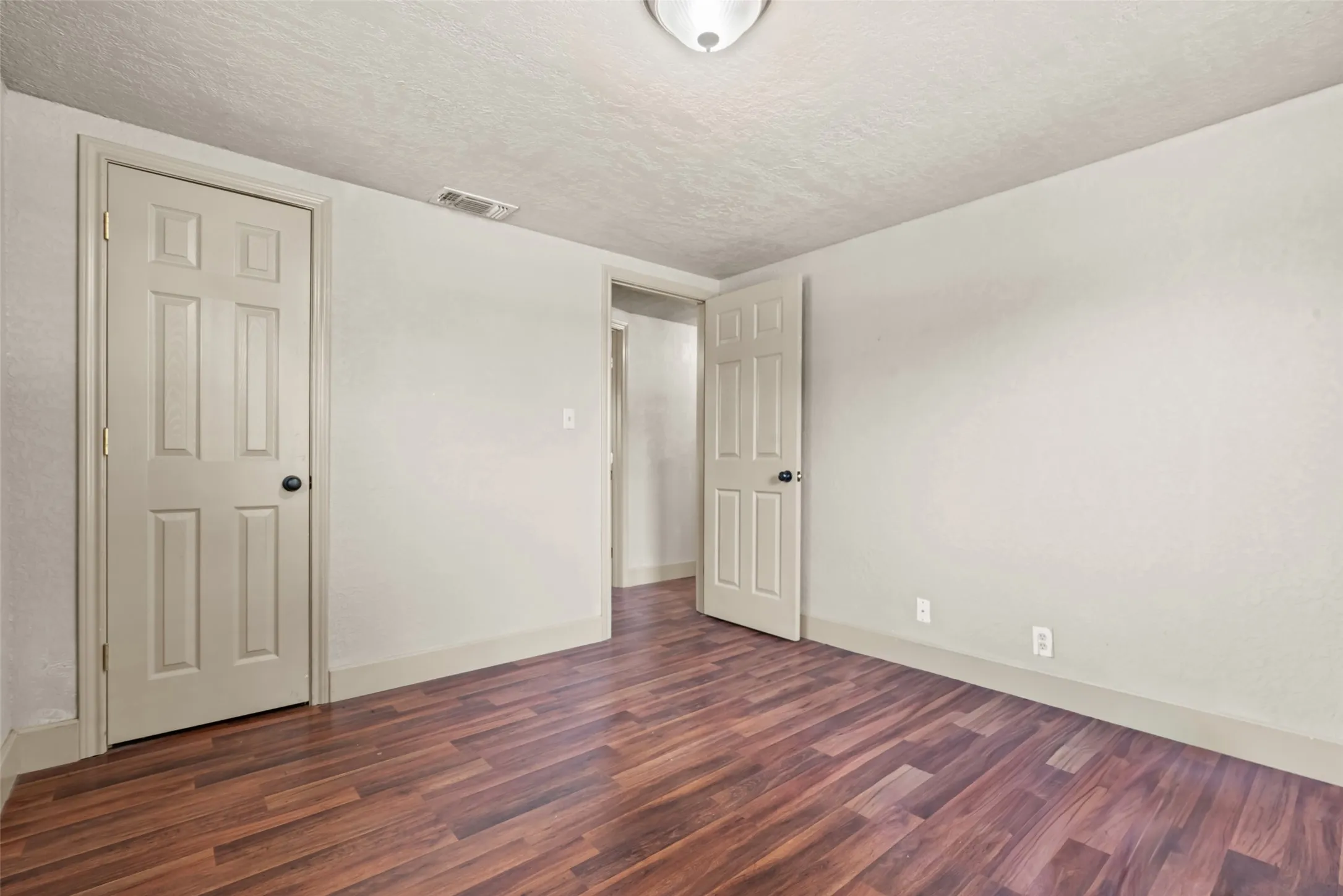Single Family Residence For Sale in Parker County , 417 N Birch Street, Springtown, Texas 76082, 3 Bedroom, 1 Bathroom, Garage spaces, 996 Sqft, built in 0, mls#21364605, Real Estate Agent in Springtown, Homes For Sale in Parker county, Homes For Sale in Springtown, Realtor in Springtown Texas, Real Estate Brokerage Independent Realty Texas, Luminita Cordes Realtor