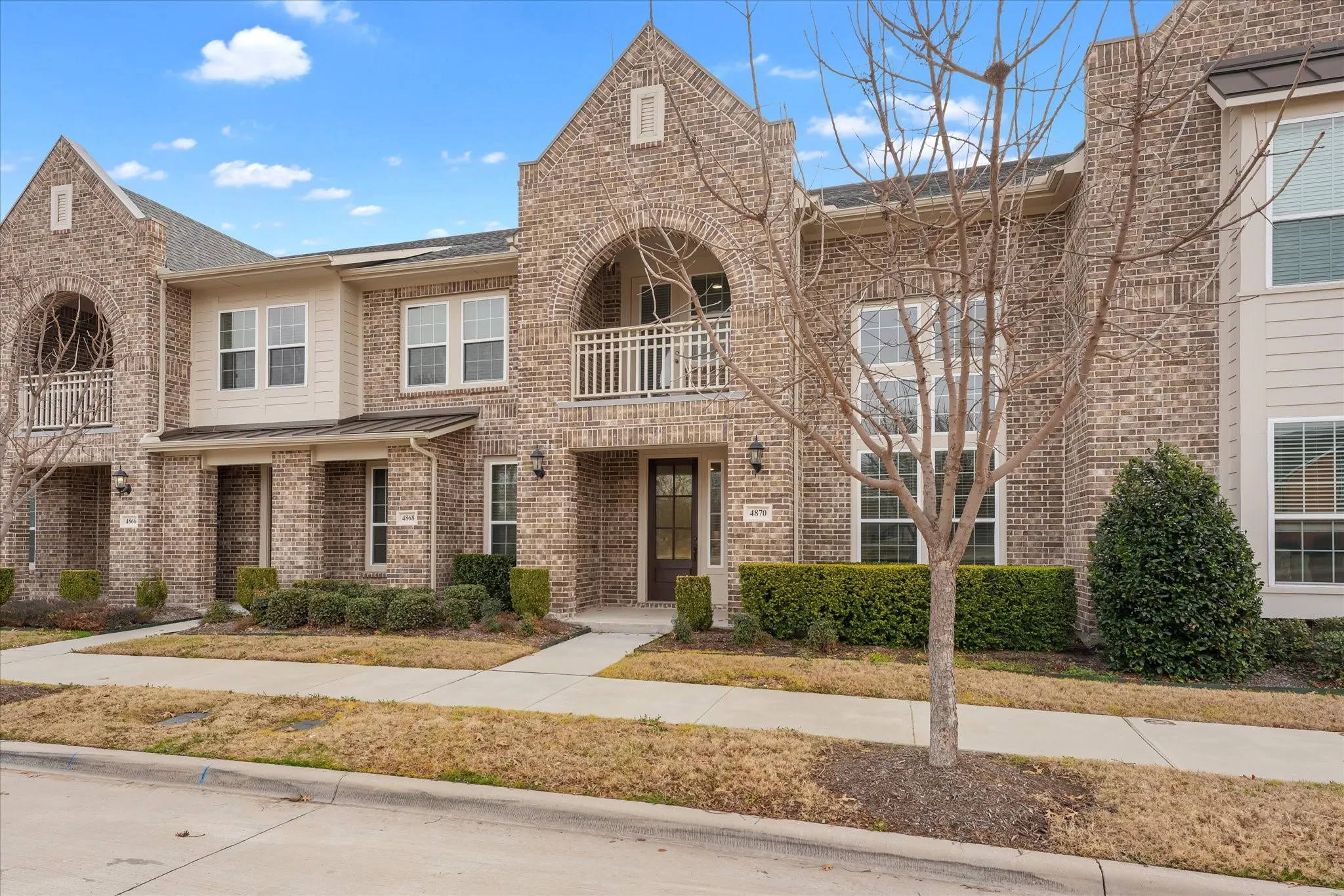 Townhouse For Sale in Collin County , 4870 Woodruff Way, Fairview, Texas 75069, 2 Bedroom, 3 Bathroom, 2 Garage spaces, 1,840 Sqft, built in 2019, mls#21366911, Real Estate Agent in Fairview, Homes For Sale in Collin county, Homes For Sale in Fairview, Realtor in Fairview Texas, Real Estate Brokerage Independent Realty Texas, Luminita Cordes Realtor