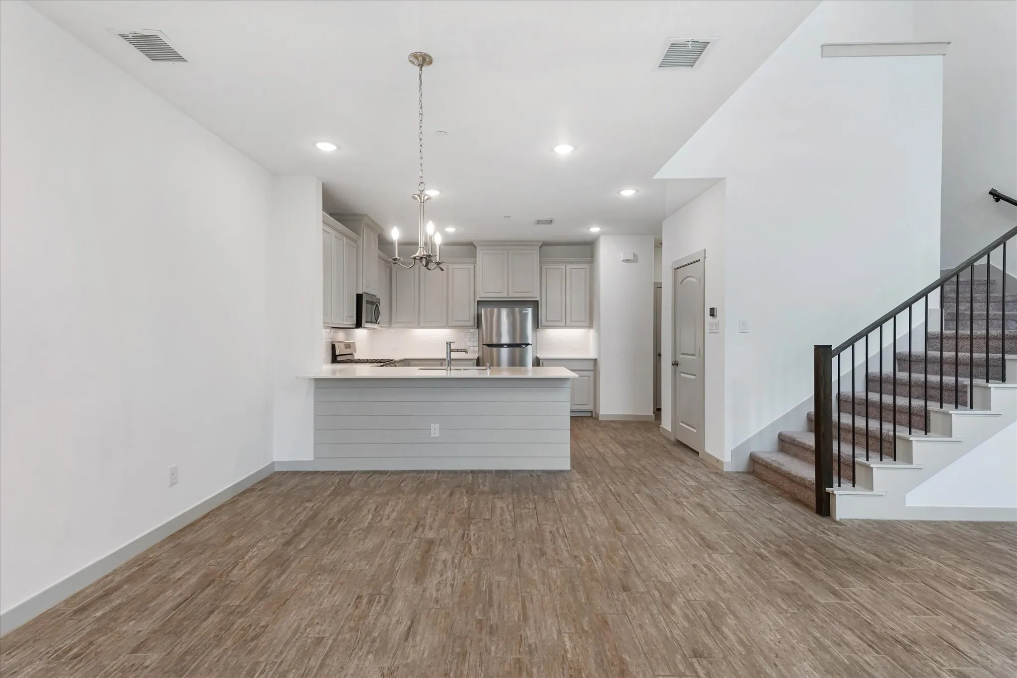 Townhouse For Sale in Collin County , 4870 Woodruff Way, Fairview, Texas 75069, 2 Bedroom, 3 Bathroom, 2 Garage spaces, 1,840 Sqft, built in 2019, mls#21366911, Real Estate Agent in Fairview, Homes For Sale in Collin county, Homes For Sale in Fairview, Realtor in Fairview Texas, Real Estate Brokerage Independent Realty Texas, Luminita Cordes Realtor