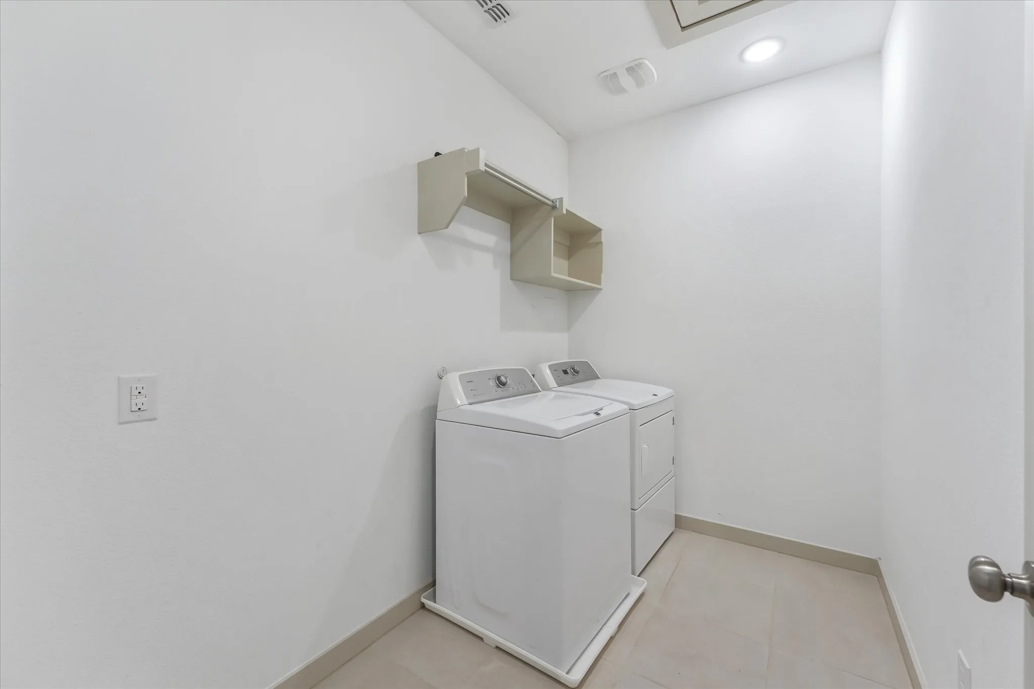 Townhouse For Sale in Collin County , 4870 Woodruff Way, Fairview, Texas 75069, 2 Bedroom, 3 Bathroom, 2 Garage spaces, 1,840 Sqft, built in 2019, mls#21366911, Real Estate Agent in Fairview, Homes For Sale in Collin county, Homes For Sale in Fairview, Realtor in Fairview Texas, Real Estate Brokerage Independent Realty Texas, Luminita Cordes Realtor