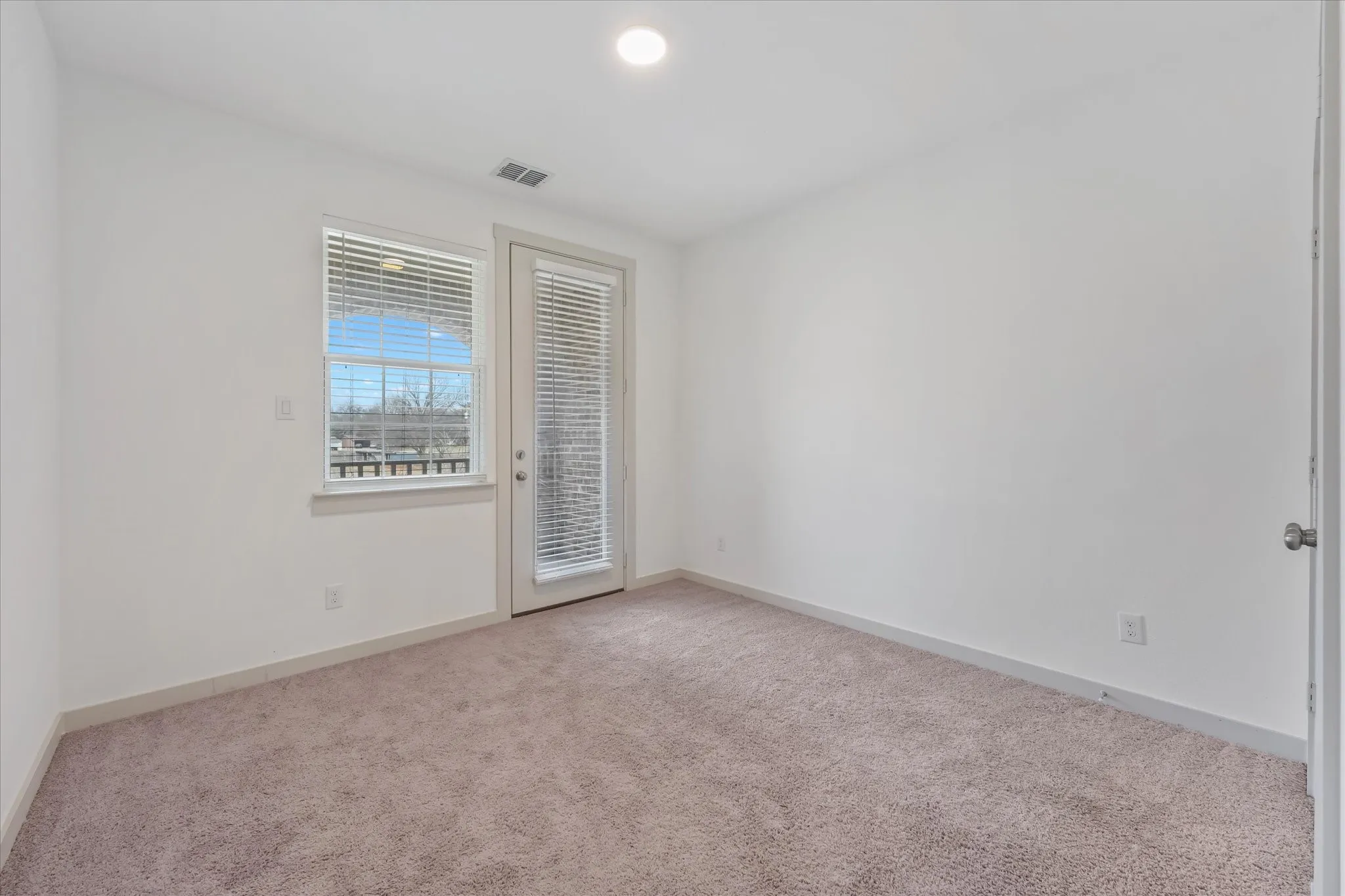 Townhouse For Rent in Collin County , 4870 Woodruff Way, Fairview, Texas 75069, 2 Bedroom, 3 Bathroom, 2 Garage spaces, 1,840 Sqft, built in 2019, mls#21366914, Real Estate Agent in Fairview, Homes For Rent in Collin county, Homes For Rent in Fairview, Realtor in Fairview Texas, Real Estate Brokerage Independent Realty Texas, Luminita Cordes Realtor