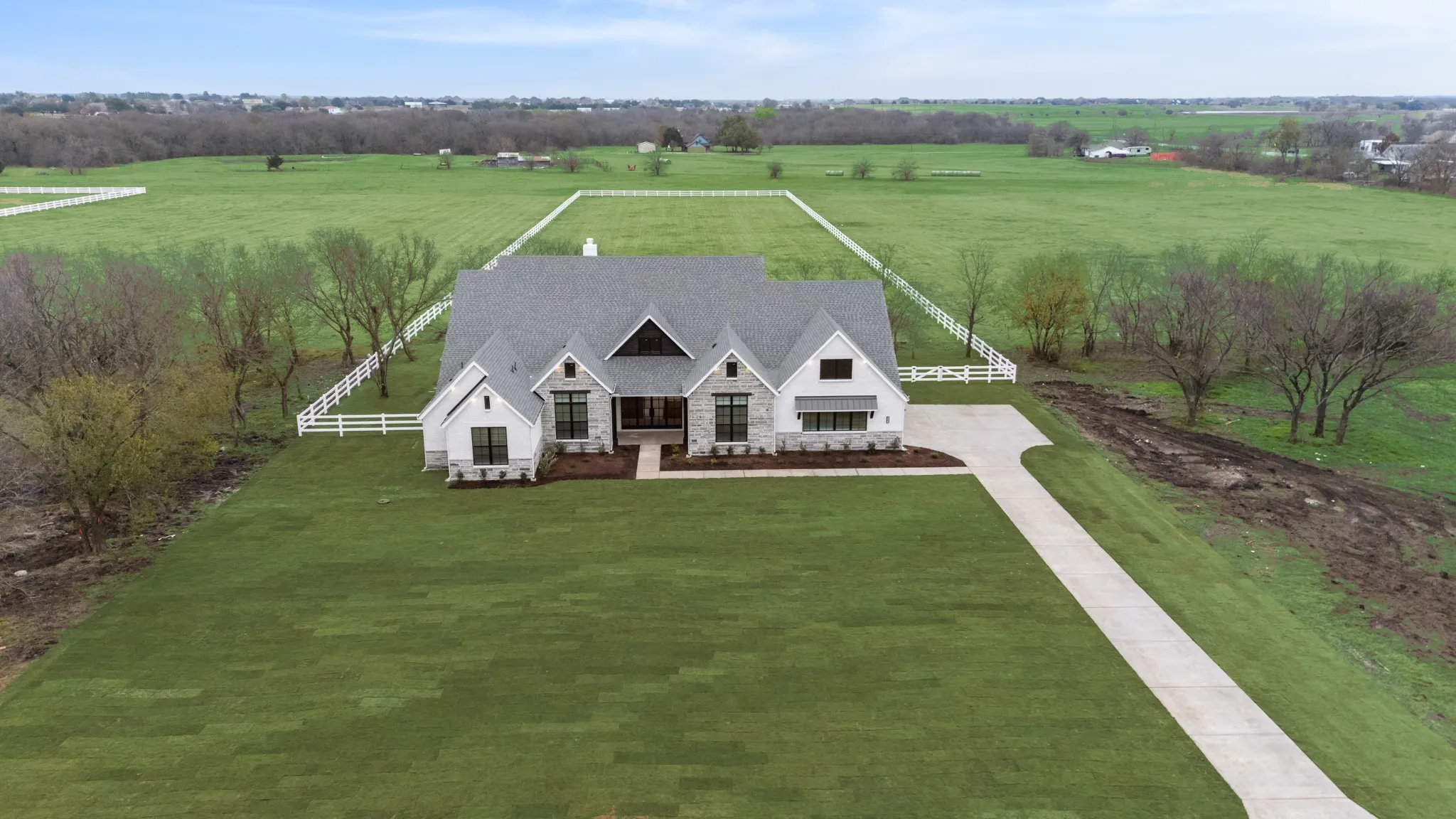 Single Family Residence For Sale in Rockwall County , 225 League Road, Mclendon Chisholm, Texas 75032, 5 Bedroom, 5 Bathroom, 3 Garage spaces, 4,300 Sqft, built in 2025, mls#21339708, Real Estate Agent in Mclendon Chisholm, Homes For Sale in Rockwall county, Homes For Sale in Mclendon Chisholm, Realtor in Mclendon Chisholm Texas, Real Estate Brokerage Independent Realty Texas, Luminita Cordes Realtor