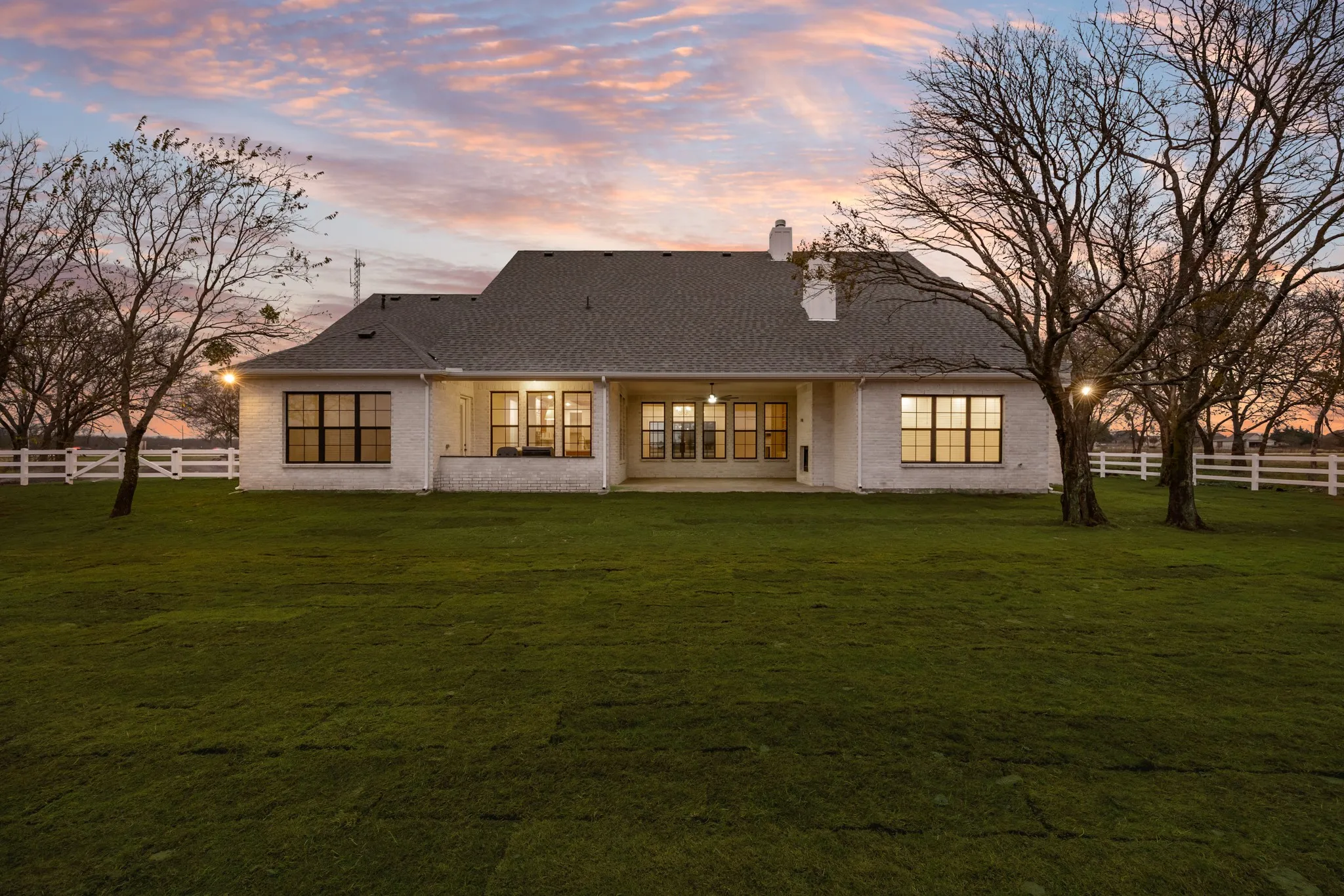 Beautiful House with a Texas Sunset!