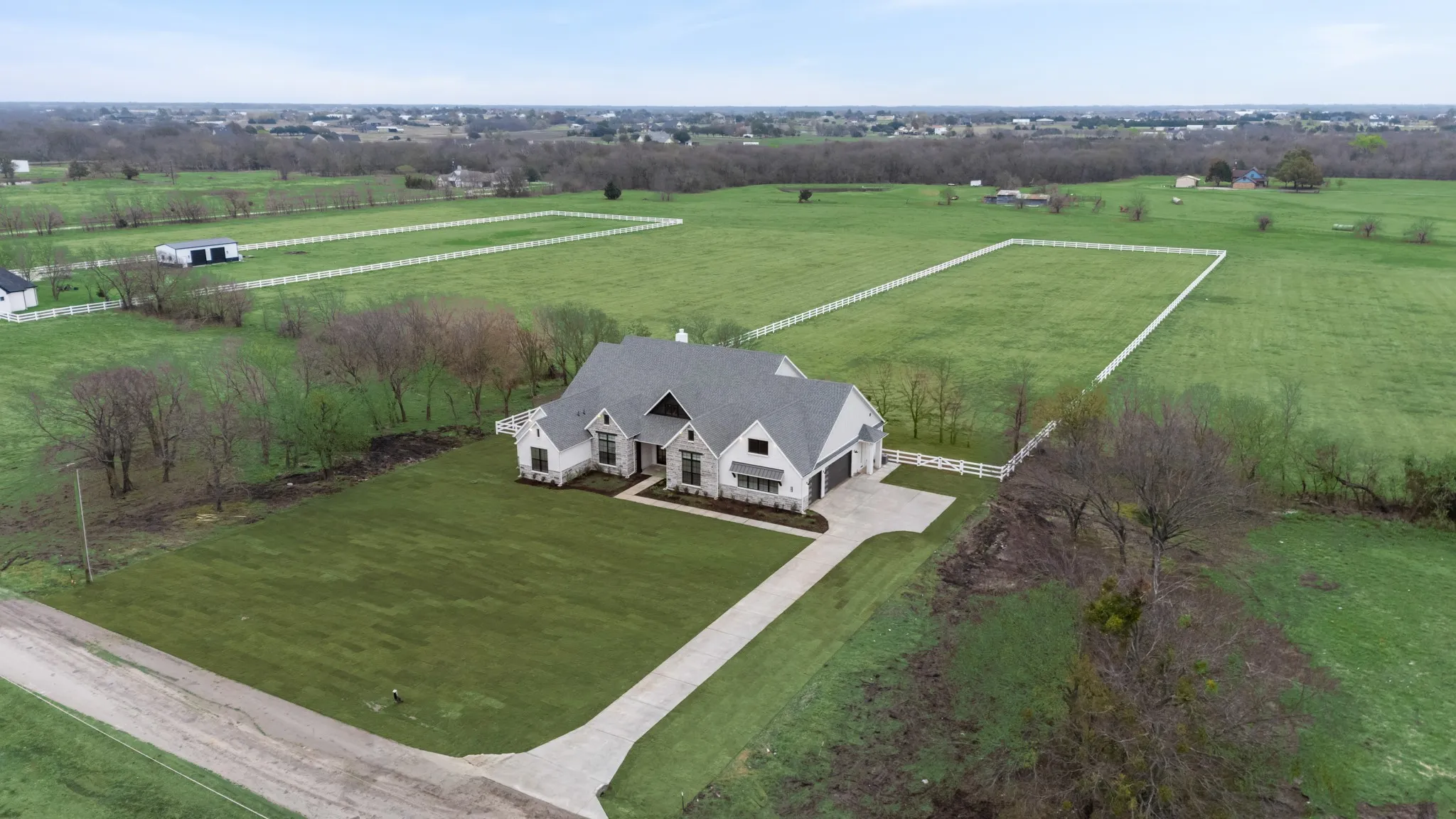 Aerial View of this quiet neighbor -- convenient to shopping & Dining!