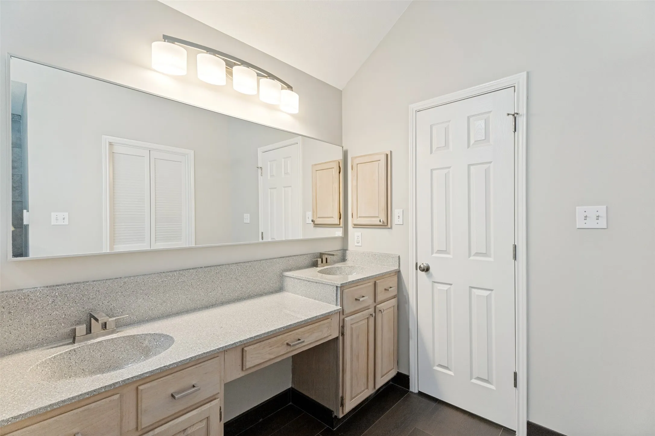 Single Family Residence For Sale in Tarrant County , 7659 Crosstimbers Lane, North Richland Hills, Texas 76182, 3 Bedroom, 2 Bathroom, 2 Garage spaces, 1,744 Sqft, built in 1992, mls#21365283, Real Estate Agent in North Richland Hills, Homes For Sale in Tarrant county, Homes For Sale in North Richland Hills, Realtor in North Richland Hills Texas, Real Estate Brokerage Independent Realty Texas, Luminita Cordes Realtor