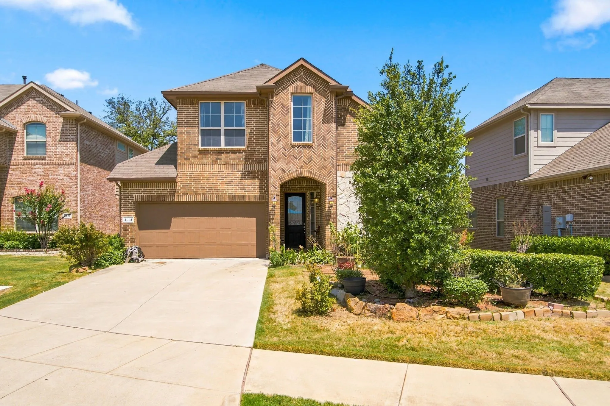 Single Family Residence For Rent in Denton County , 3908 Ranchman Boulevard, Denton, Texas 76210, 5 Bedroom, 4 Bathroom, 2 Garage spaces, 3,265 Sqft, built in 2016, Price $3,150, mls#21366572, Real Estate Agent in Denton, Homes For Rent in Denton county, Homes For Rent in Denton, Realtor in Denton Texas, Real Estate Brokerage Independent Realty Texas, Luminita Cordes Realtor