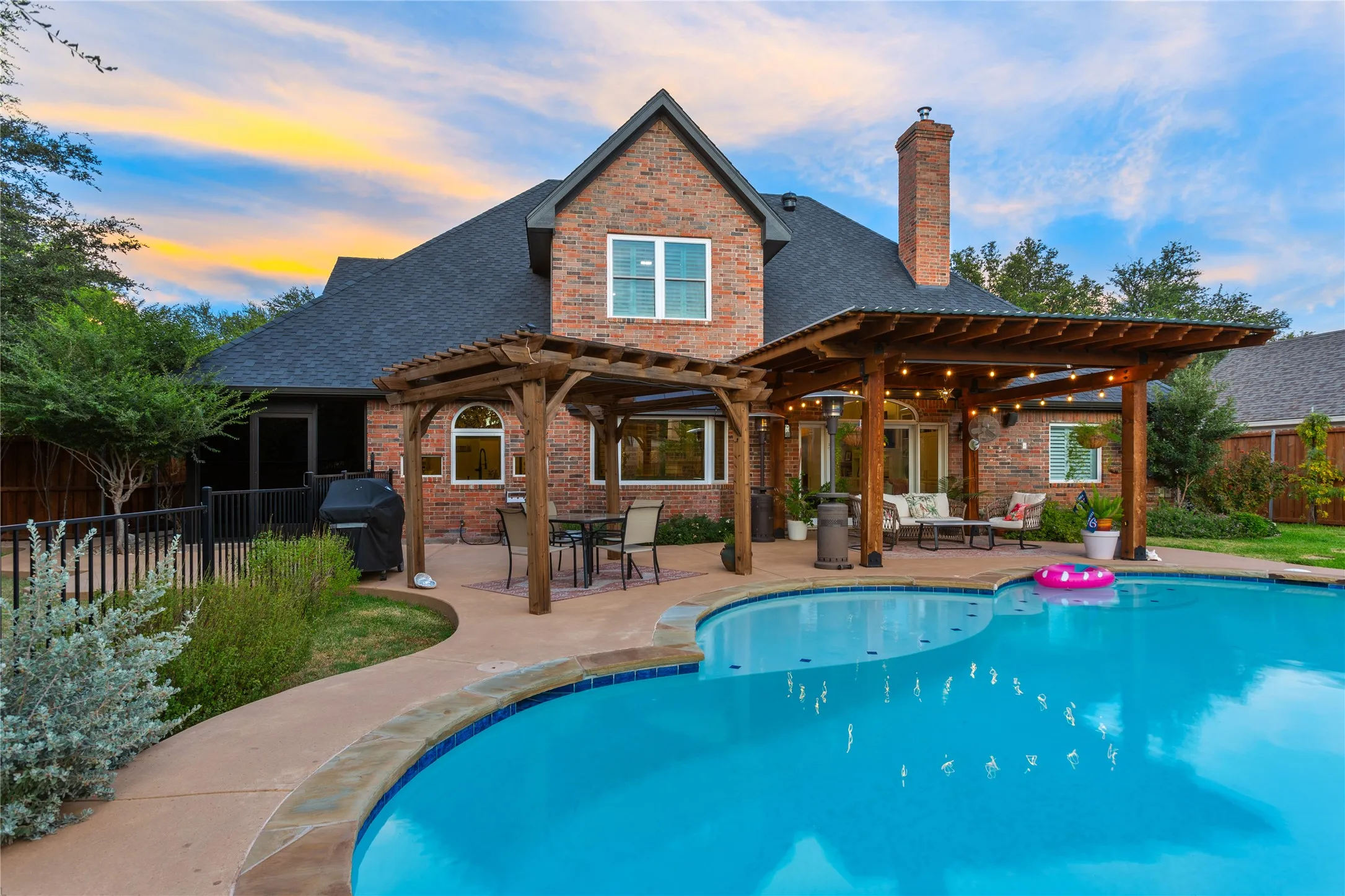 Single Family Residence For Sale in Taylor County , 5410 Peppermill Lane, Abilene, Texas 79606, 4 Bedroom, 3 Bathroom, 2 Garage spaces, 2,994 Sqft, built in 1997, mls#21365013, Real Estate Agent in Abilene, Homes For Sale in Taylor county, Homes For Sale in Abilene, Realtor in Abilene Texas, Real Estate Brokerage Independent Realty Texas, Luminita Cordes Realtor