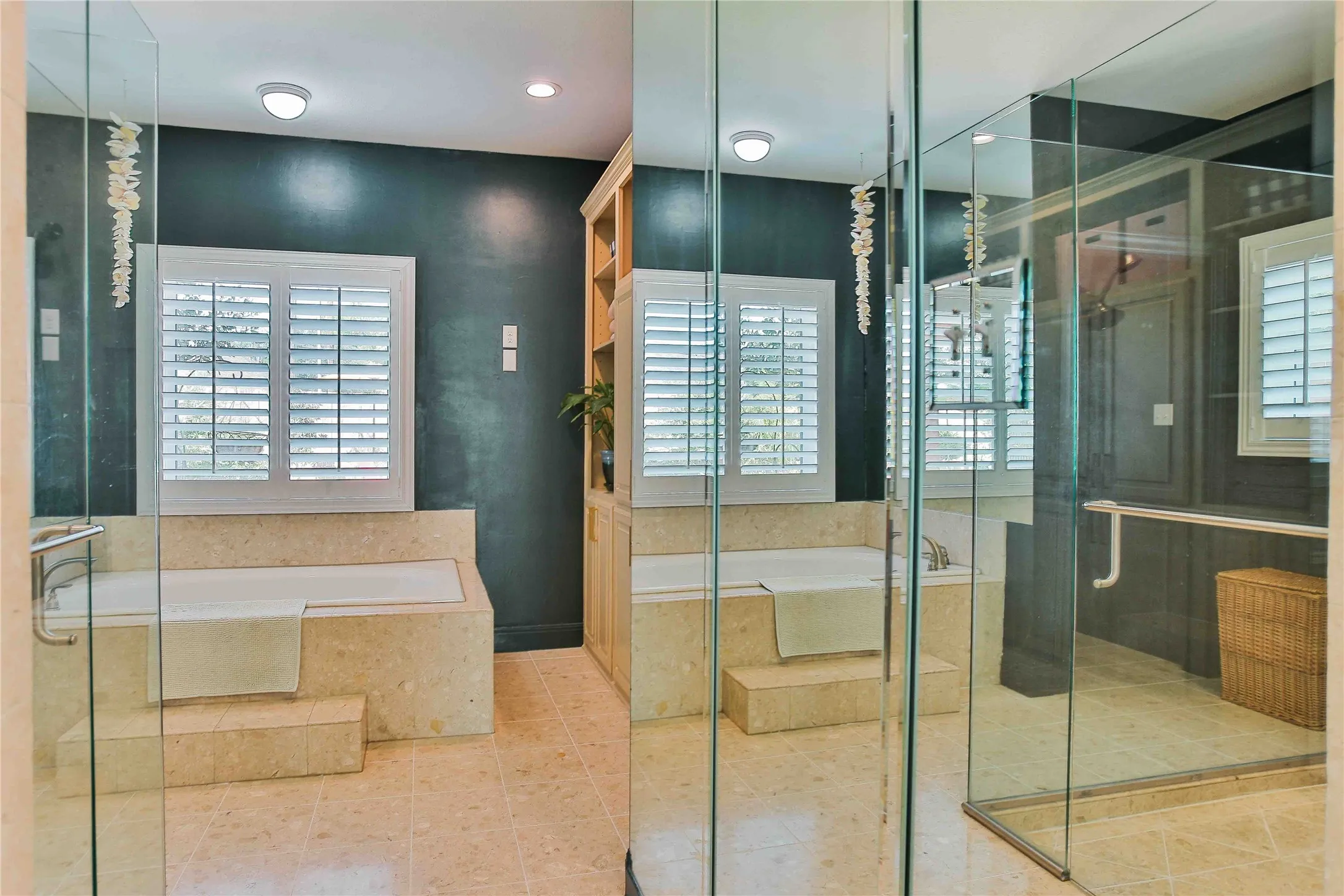 Single Family Residence For Sale in Taylor County , 5410 Peppermill Lane, Abilene, Texas 79606, 4 Bedroom, 3 Bathroom, 2 Garage spaces, 2,994 Sqft, built in 1997, mls#21365013, Real Estate Agent in Abilene, Homes For Sale in Taylor county, Homes For Sale in Abilene, Realtor in Abilene Texas, Real Estate Brokerage Independent Realty Texas, Luminita Cordes Realtor