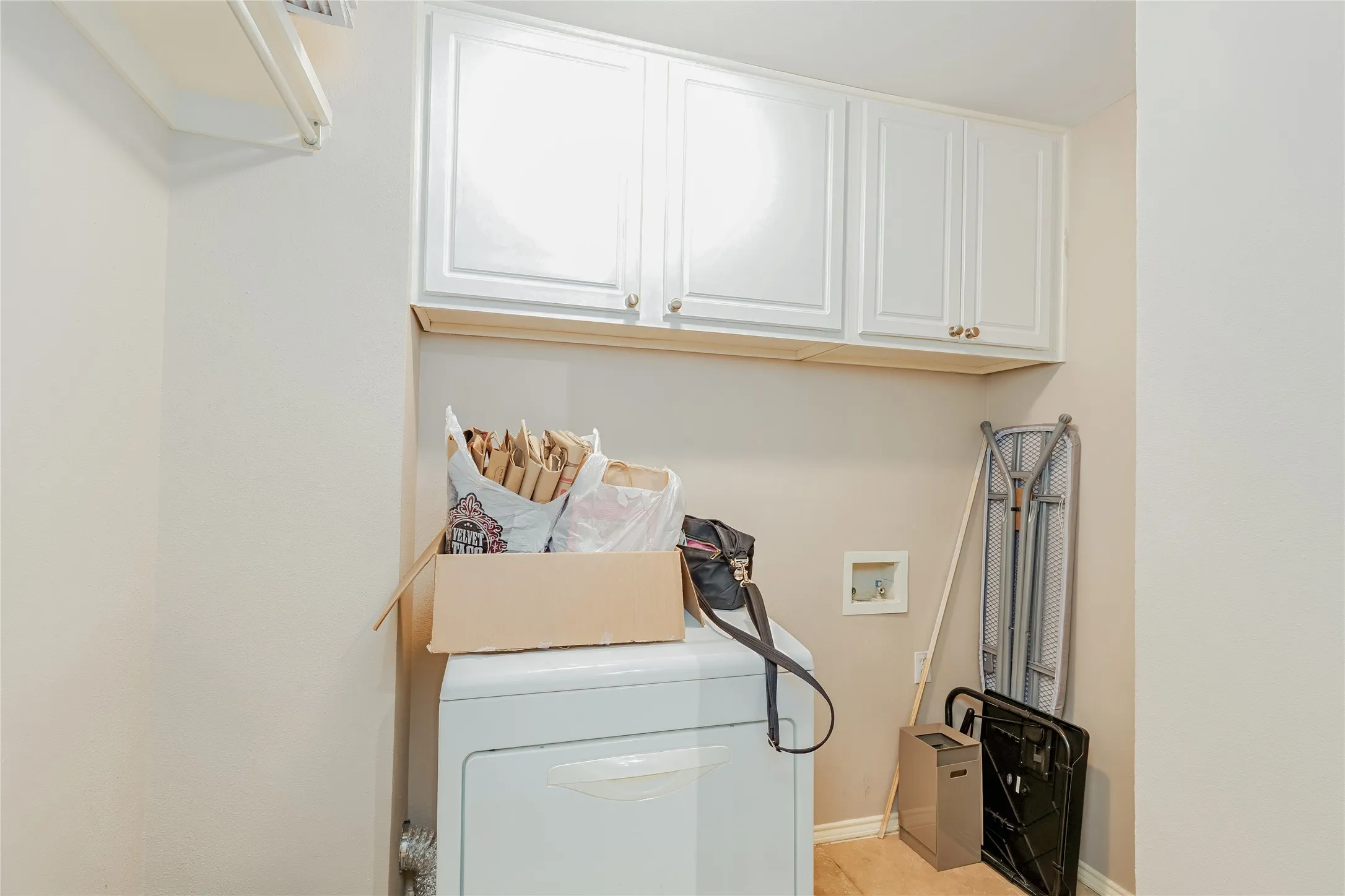 Condominium For Sale in Dallas County , 10111 Regal Park Lane 208, Dallas, Texas 75230, 2 Bedroom, 2 Bathroom, Garage spaces, 1,050 Sqft, built in 1964, mls#21366506, Real Estate Agent in Dallas, Homes For Sale in Dallas county, Homes For Sale in Dallas, Realtor in Dallas Texas, Real Estate Brokerage Independent Realty Texas, Luminita Cordes Realtor