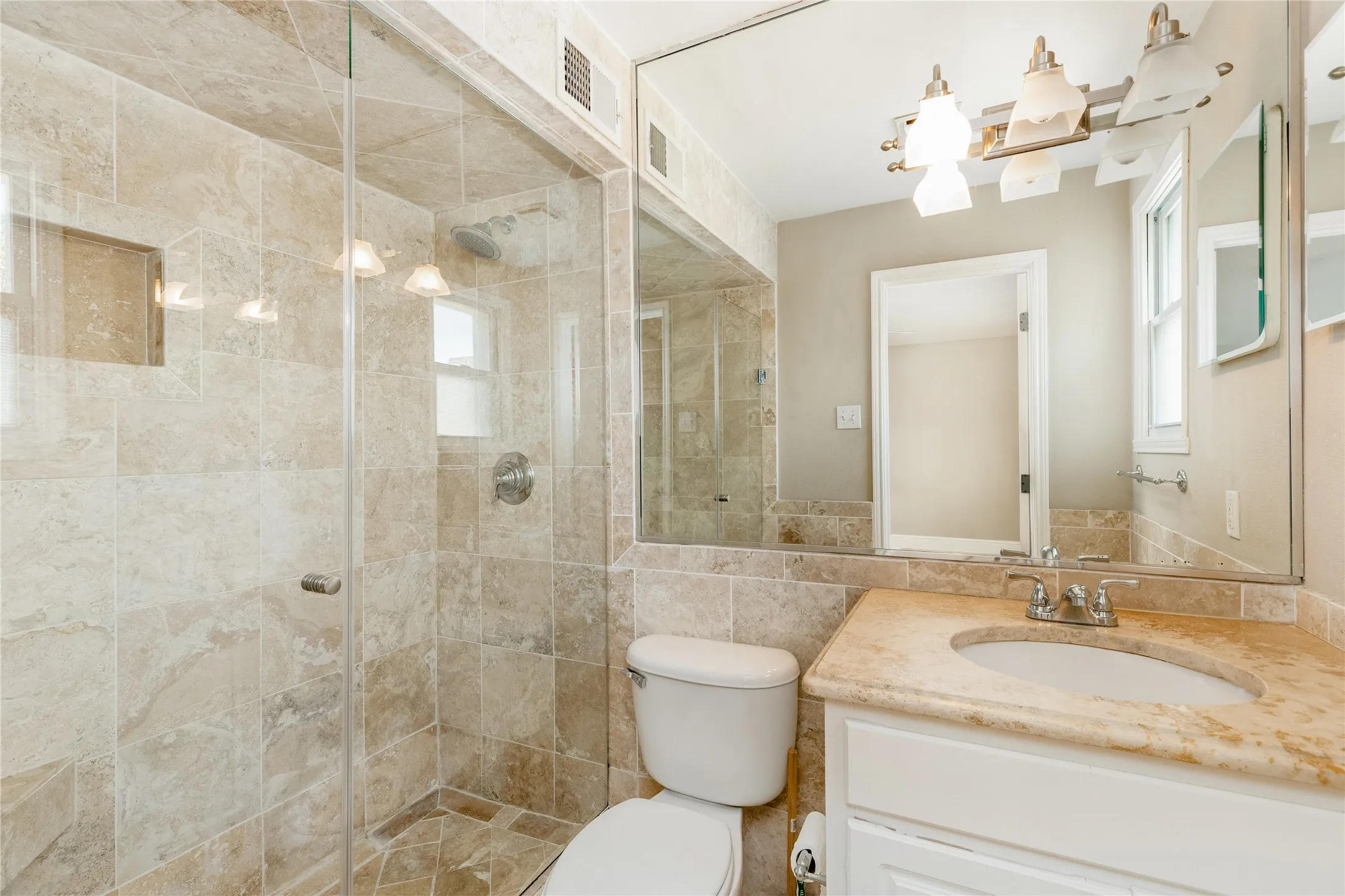 Condominium For Sale in Dallas County , 10111 Regal Park Lane 208, Dallas, Texas 75230, 2 Bedroom, 2 Bathroom, Garage spaces, 1,050 Sqft, built in 1964, mls#21366506, Real Estate Agent in Dallas, Homes For Sale in Dallas county, Homes For Sale in Dallas, Realtor in Dallas Texas, Real Estate Brokerage Independent Realty Texas, Luminita Cordes Realtor