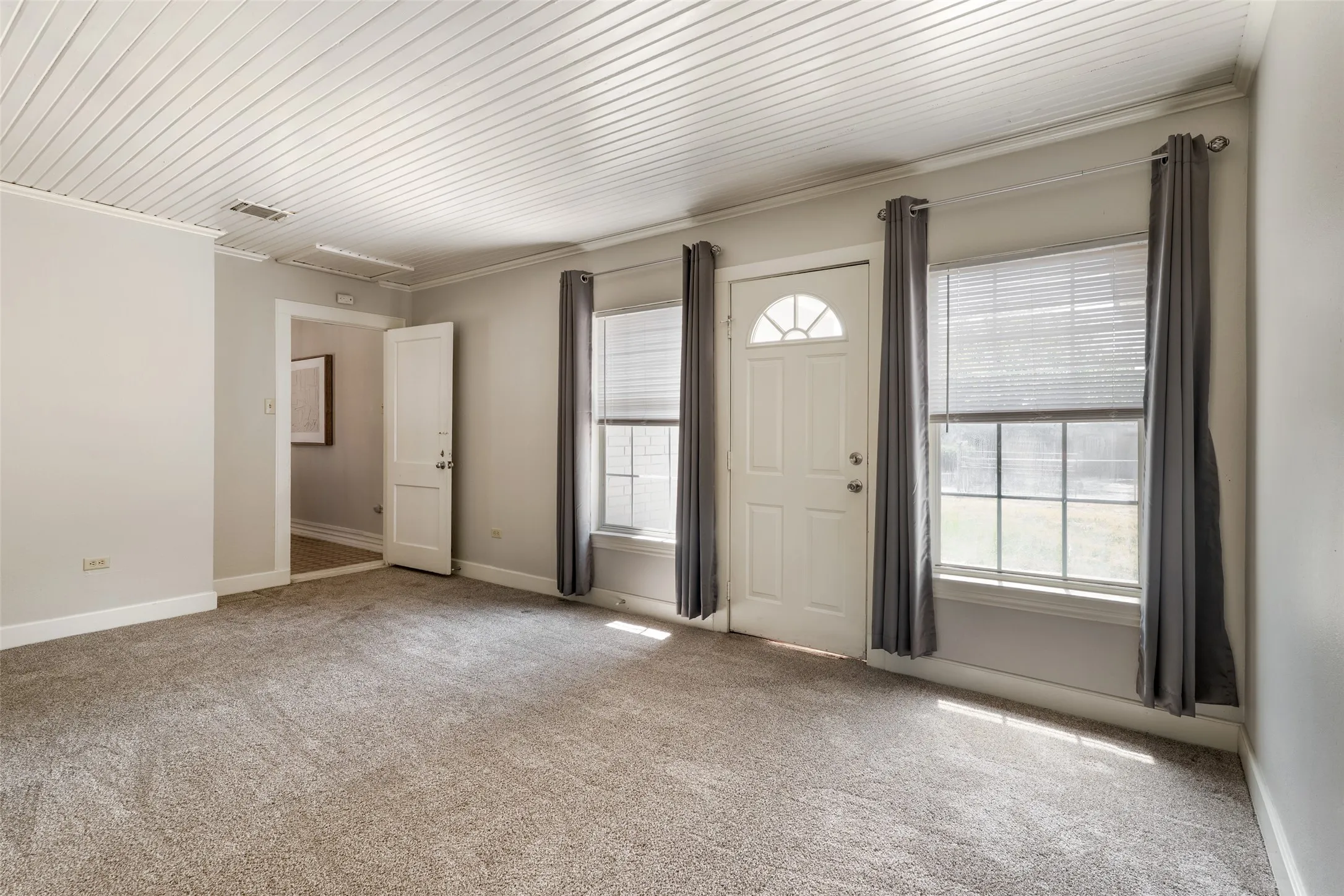 Single Family Residence For Sale in Mc Lennan County , 805 S Tyler Street, Mc Gregor, Texas 76657, 3 Bedroom, 2 Bathroom, 2 Garage spaces, 1,750 Sqft, built in 1962, Price $290,000, mls#21363023, Real Estate Agent in Mc Gregor, Homes For Sale in Mc Lennan county, Homes For Sale in Mc Gregor, Realtor in Mc Gregor Texas, Real Estate Brokerage Independent Realty Texas, Luminita Cordes Realtor