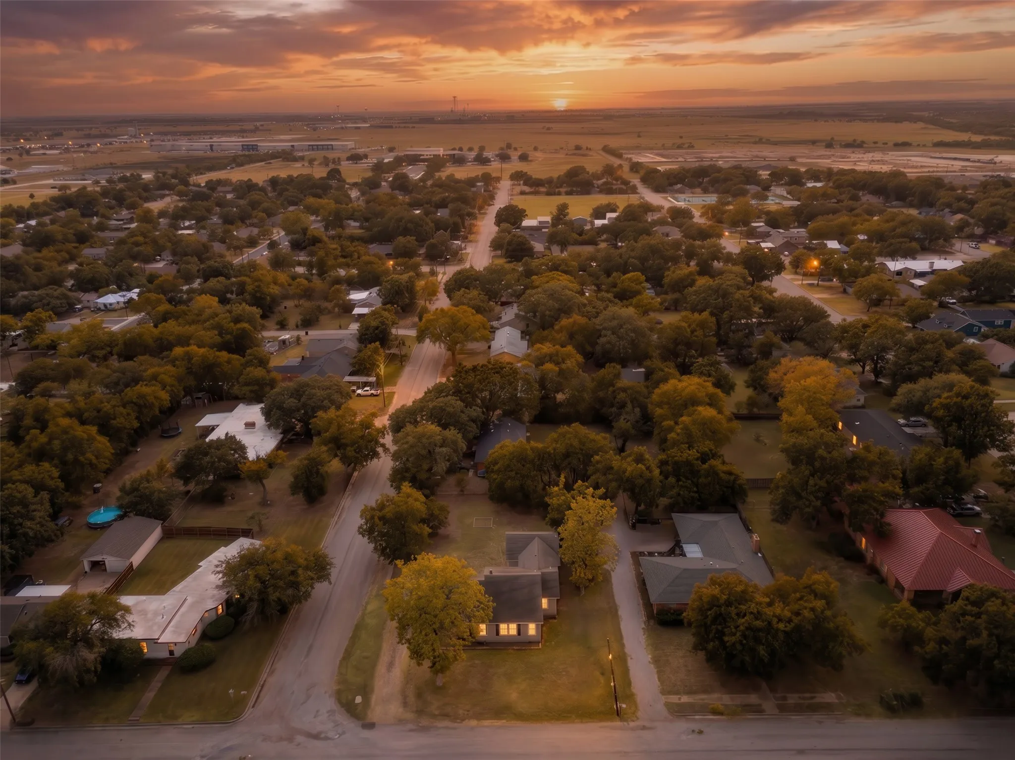 Single Family Residence For Sale in Mc Lennan County , 805 S Tyler Street, Mc Gregor, Texas 76657, 3 Bedroom, 2 Bathroom, 2 Garage spaces, 1,750 Sqft, built in 1962, Price $290,000, mls#21363023, Real Estate Agent in Mc Gregor, Homes For Sale in Mc Lennan county, Homes For Sale in Mc Gregor, Realtor in Mc Gregor Texas, Real Estate Brokerage Independent Realty Texas, Luminita Cordes Realtor