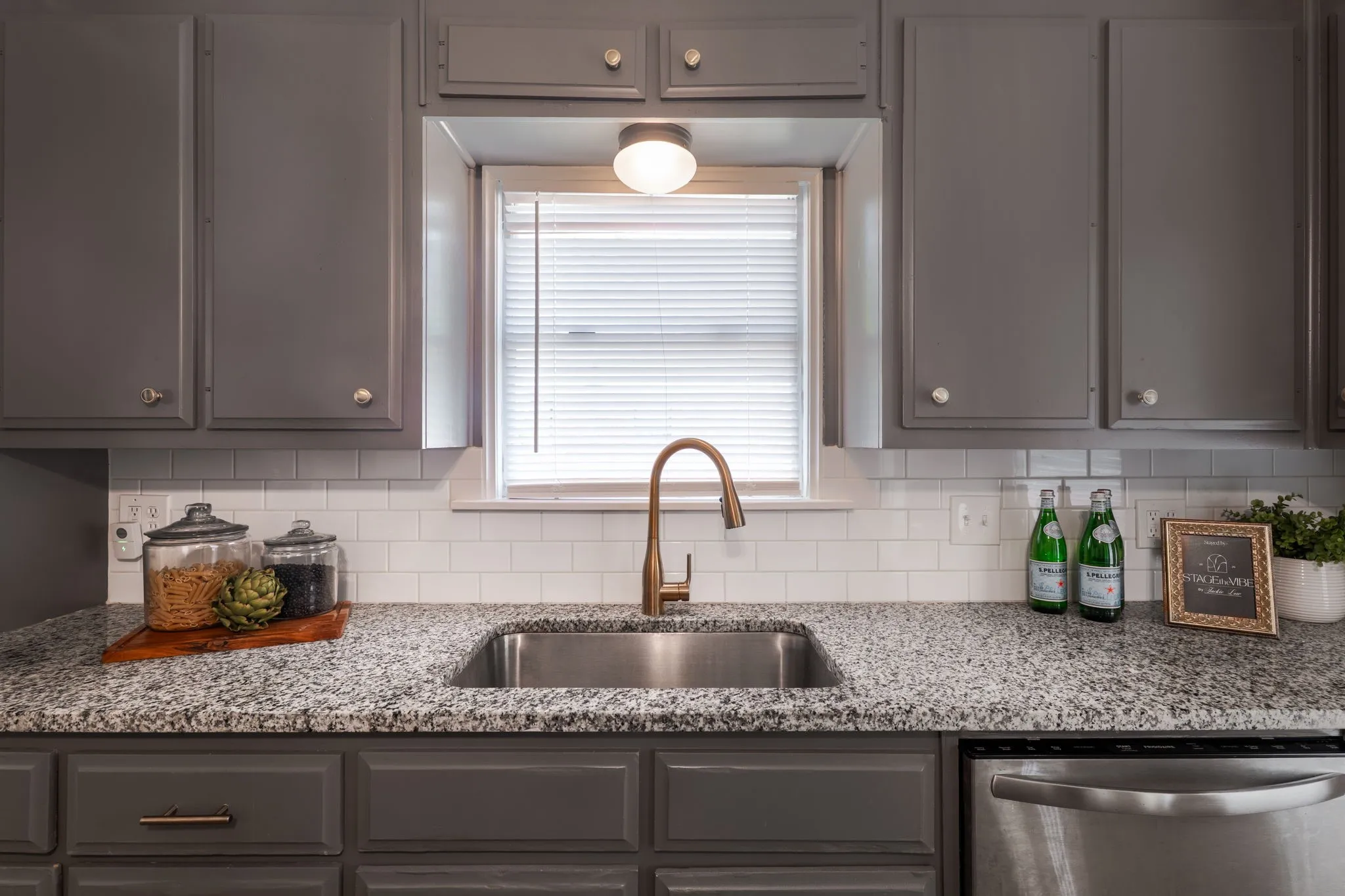 granite countertops in kitchen