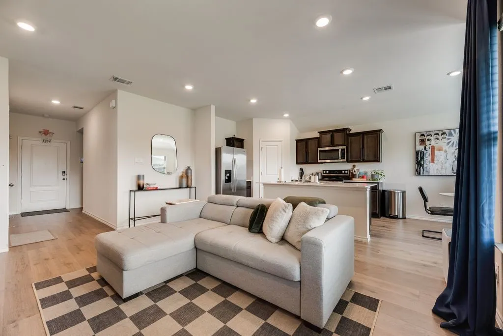 Single Family Residence For Rent in Collin County , 6439 Sand Dune Way, Princeton, Texas 75407, 3 Bedroom, 2 Bathroom, 2 Garage spaces, 1,284 Sqft, built in 2023, mls#21340376, Real Estate Agent in Princeton, Homes For Rent in Collin county, Homes For Rent in Princeton, Realtor in Princeton Texas, Real Estate Brokerage Independent Realty Texas, Luminita Cordes Realtor