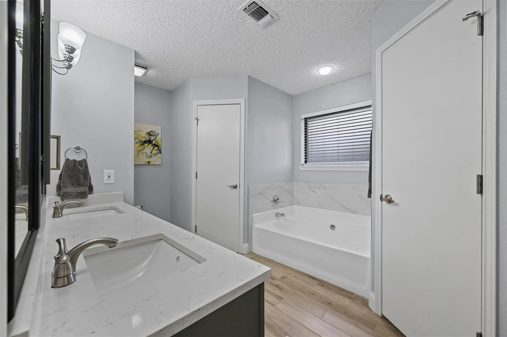 Single Family Residence For Sale in Tarrant County , 2530 Seven Hills Drive, Grand Prairie, Texas 75052, 3 Bedroom, 2 Bathroom, 2 Garage spaces, 1,766 Sqft, built in 1986, mls#21364901, Real Estate Agent in Grand Prairie, Homes For Sale in Tarrant county, Homes For Sale in Grand Prairie, Realtor in Grand Prairie Texas, Real Estate Brokerage Independent Realty Texas, Luminita Cordes Realtor