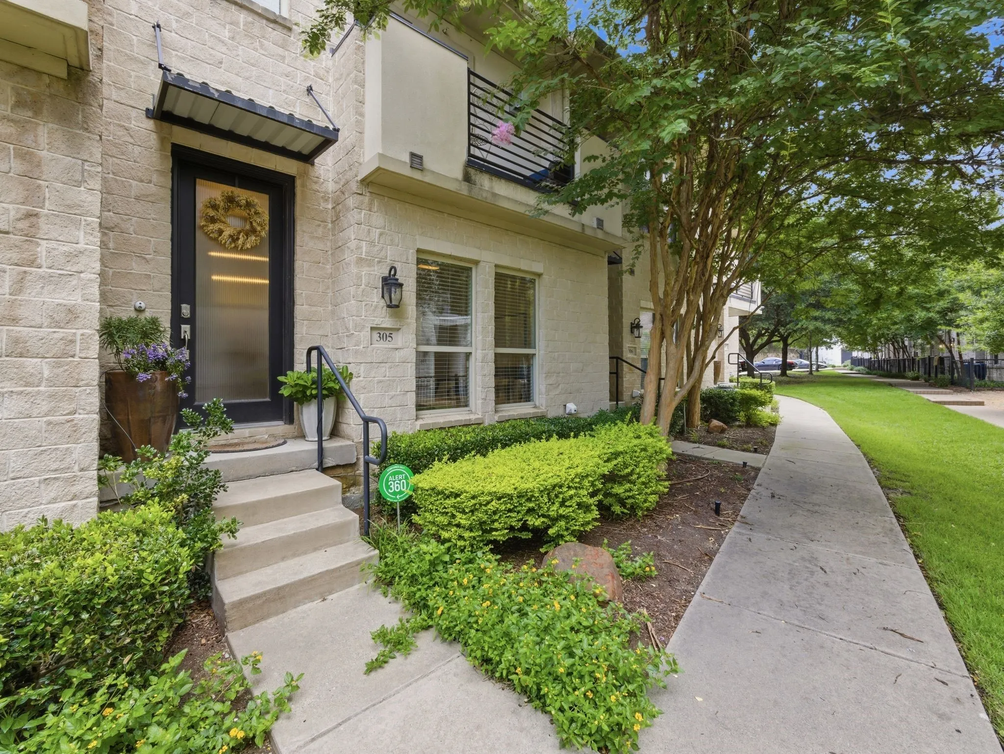Condominium For Rent in Dallas County , 7333 Valley View Lane 305, Dallas, Texas 75240, 2 Bedroom, 3 Bathroom, 2 Garage spaces, 1,905 Sqft, built in 2008, mls#21366343, Real Estate Agent in Dallas, Homes For Rent in Dallas county, Homes For Rent in Dallas, Realtor in Dallas Texas, Real Estate Brokerage Independent Realty Texas, Luminita Cordes Realtor