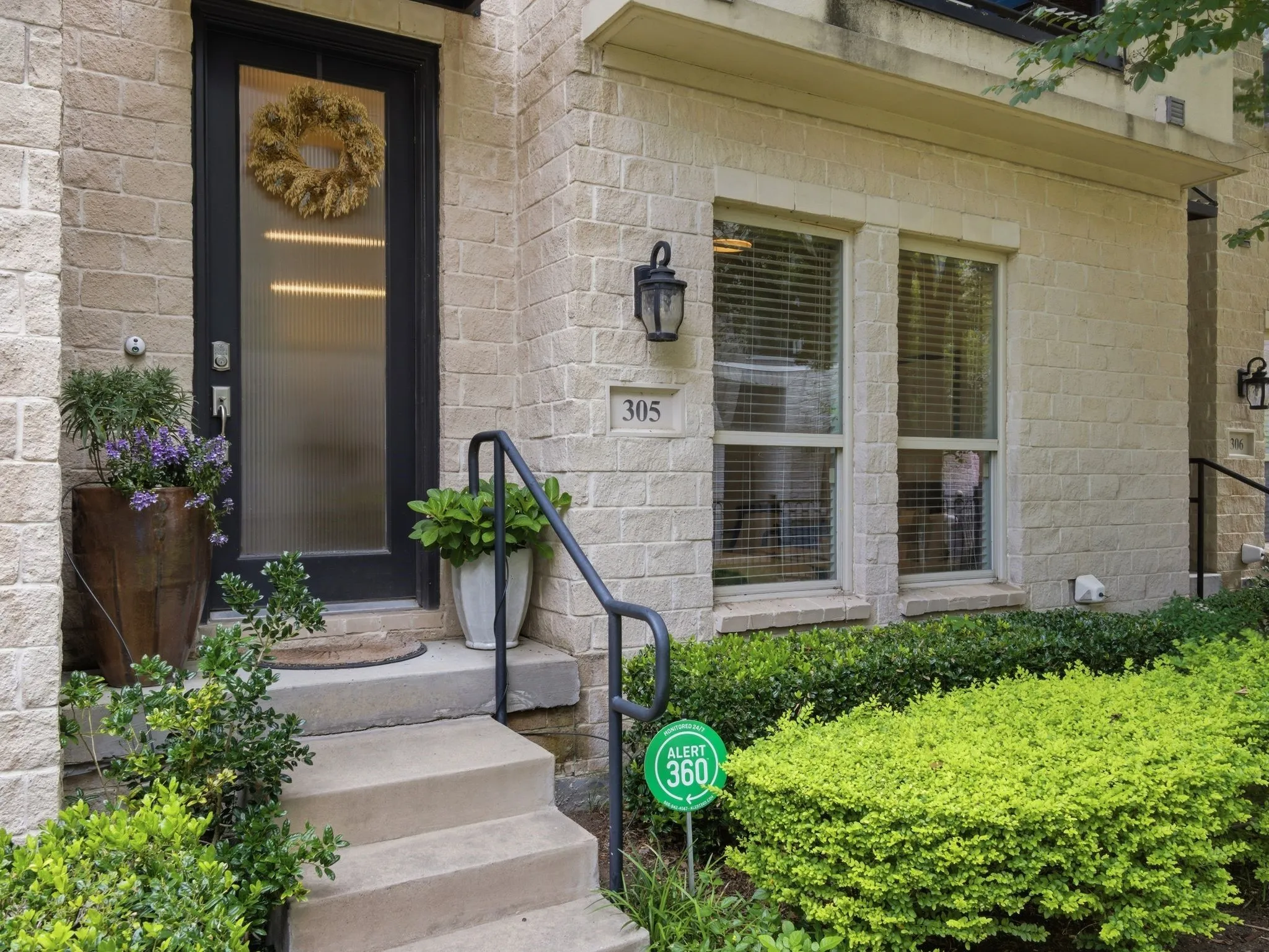 Condominium For Rent in Dallas County , 7333 Valley View Lane 305, Dallas, Texas 75240, 2 Bedroom, 3 Bathroom, 2 Garage spaces, 1,905 Sqft, built in 2008, mls#21366343, Real Estate Agent in Dallas, Homes For Rent in Dallas county, Homes For Rent in Dallas, Realtor in Dallas Texas, Real Estate Brokerage Independent Realty Texas, Luminita Cordes Realtor