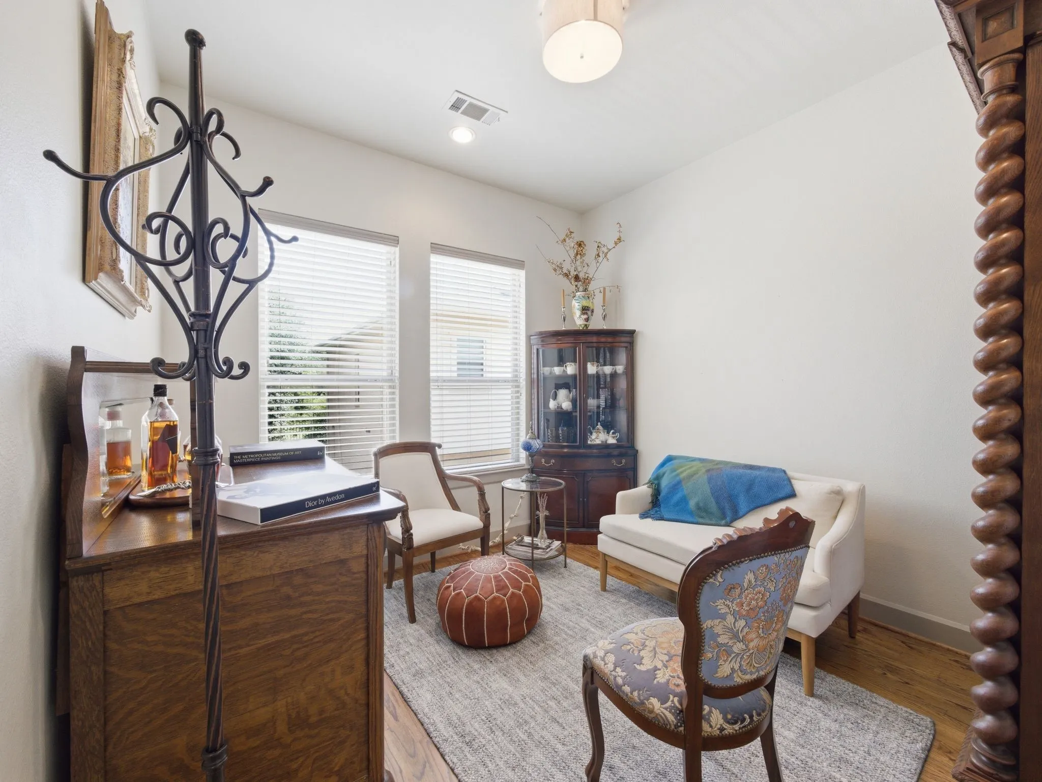 Condominium For Rent in Dallas County , 7333 Valley View Lane 305, Dallas, Texas 75240, 2 Bedroom, 3 Bathroom, 2 Garage spaces, 1,905 Sqft, built in 2008, mls#21366343, Real Estate Agent in Dallas, Homes For Rent in Dallas county, Homes For Rent in Dallas, Realtor in Dallas Texas, Real Estate Brokerage Independent Realty Texas, Luminita Cordes Realtor