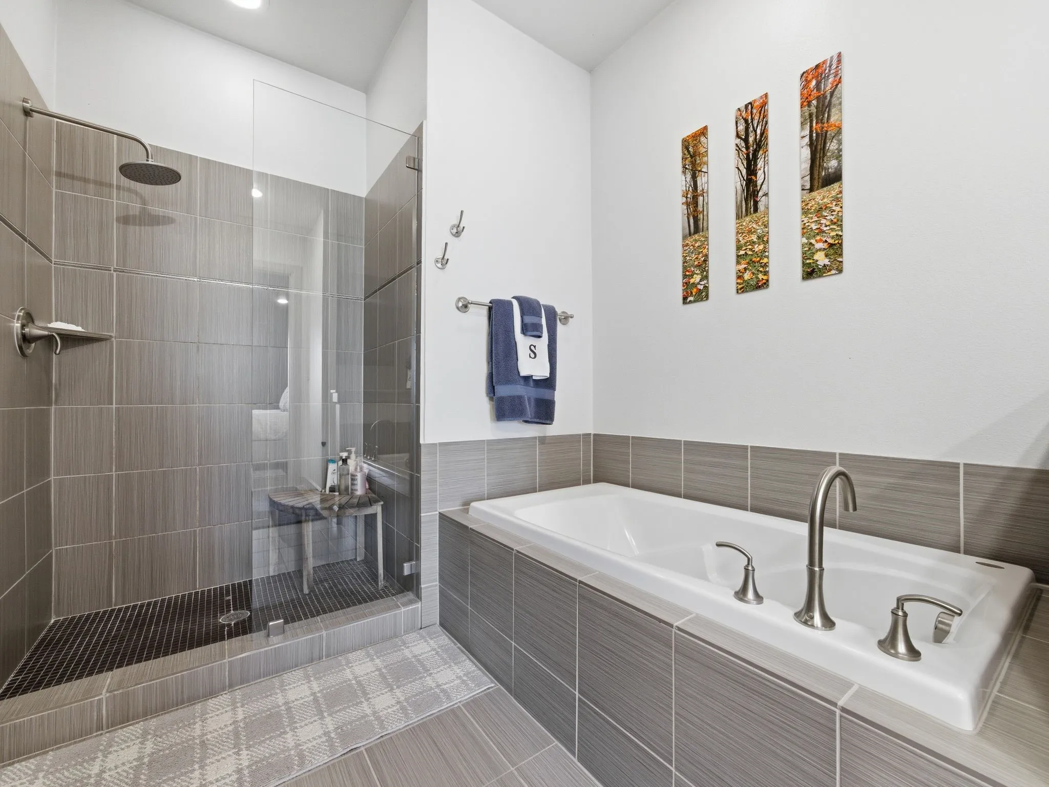 Condominium For Rent in Dallas County , 7333 Valley View Lane 305, Dallas, Texas 75240, 2 Bedroom, 3 Bathroom, 2 Garage spaces, 1,905 Sqft, built in 2008, mls#21366343, Real Estate Agent in Dallas, Homes For Rent in Dallas county, Homes For Rent in Dallas, Realtor in Dallas Texas, Real Estate Brokerage Independent Realty Texas, Luminita Cordes Realtor
