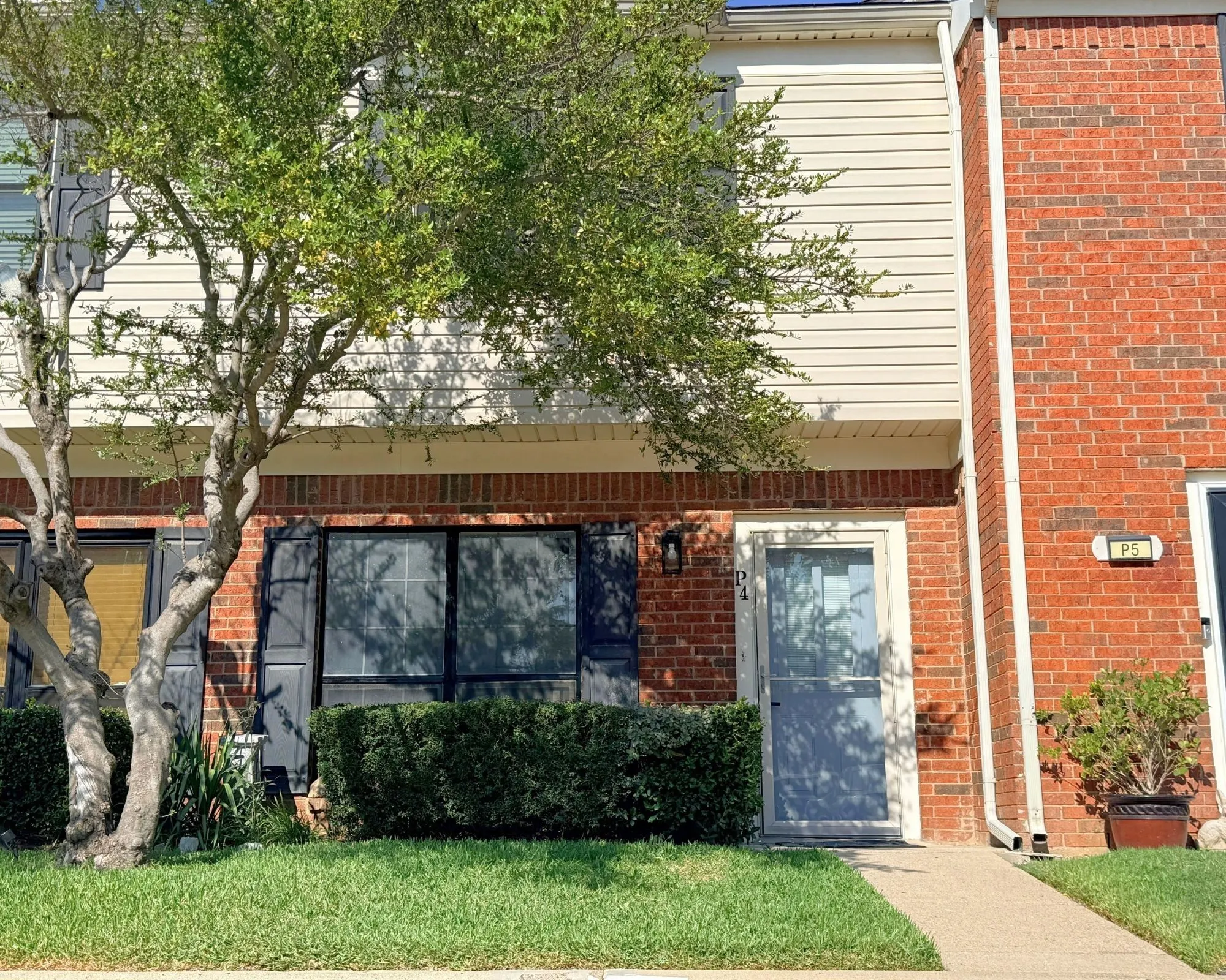 Townhouse For Rent in Dallas County , 234 Samuel Boulevard 4, Coppell, Texas 75019, 2 Bedroom, 3 Bathroom, Garage spaces, 1,254 Sqft, built in 1984, mls#21366706, Real Estate Agent in Coppell, Homes For Rent in Dallas county, Homes For Rent in Coppell, Realtor in Coppell Texas, Real Estate Brokerage Independent Realty Texas, Luminita Cordes Realtor