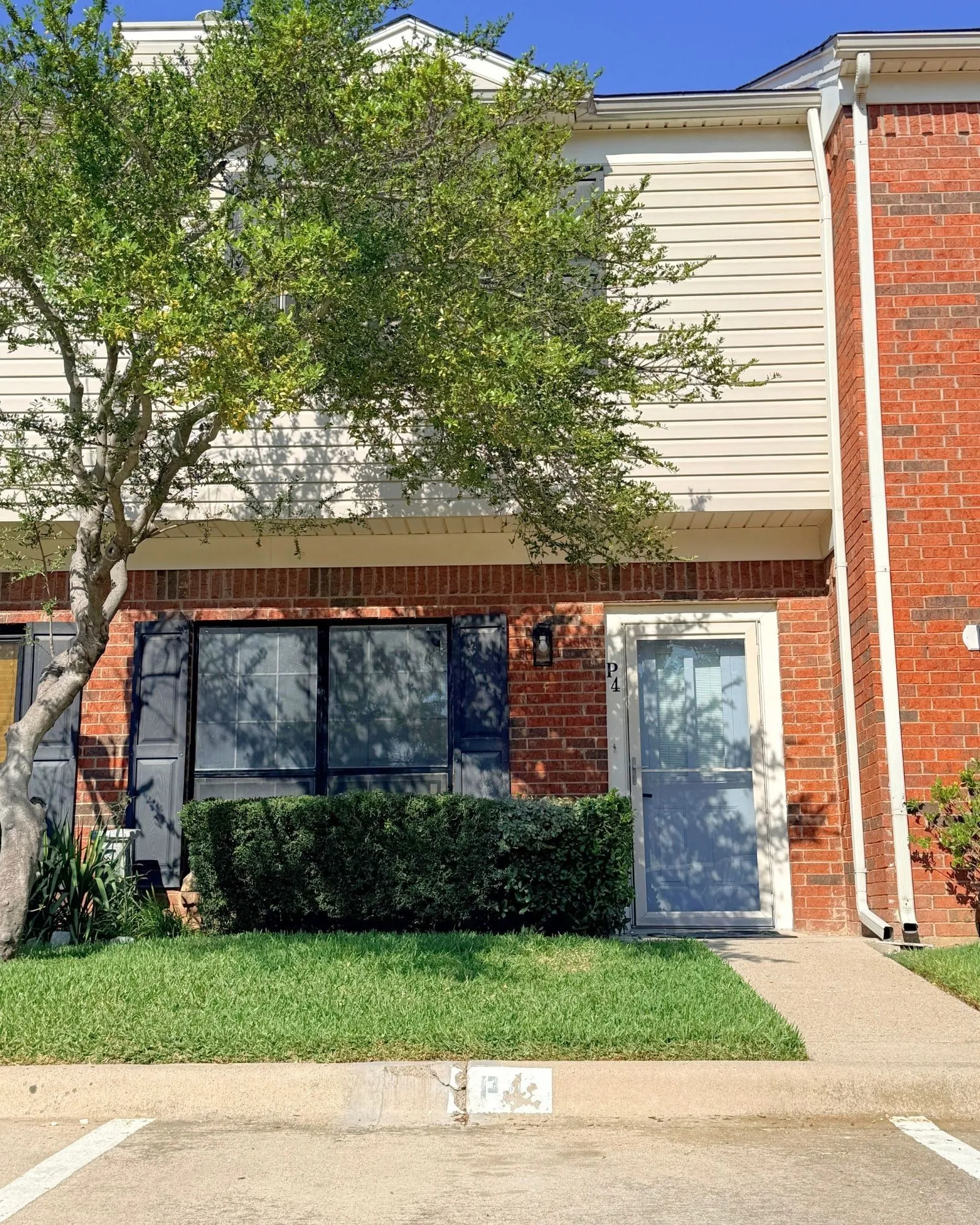 Townhouse For Rent in Dallas County , 234 Samuel Boulevard 4, Coppell, Texas 75019, 2 Bedroom, 3 Bathroom, Garage spaces, 1,254 Sqft, built in 1984, mls#21366706, Real Estate Agent in Coppell, Homes For Rent in Dallas county, Homes For Rent in Coppell, Realtor in Coppell Texas, Real Estate Brokerage Independent Realty Texas, Luminita Cordes Realtor