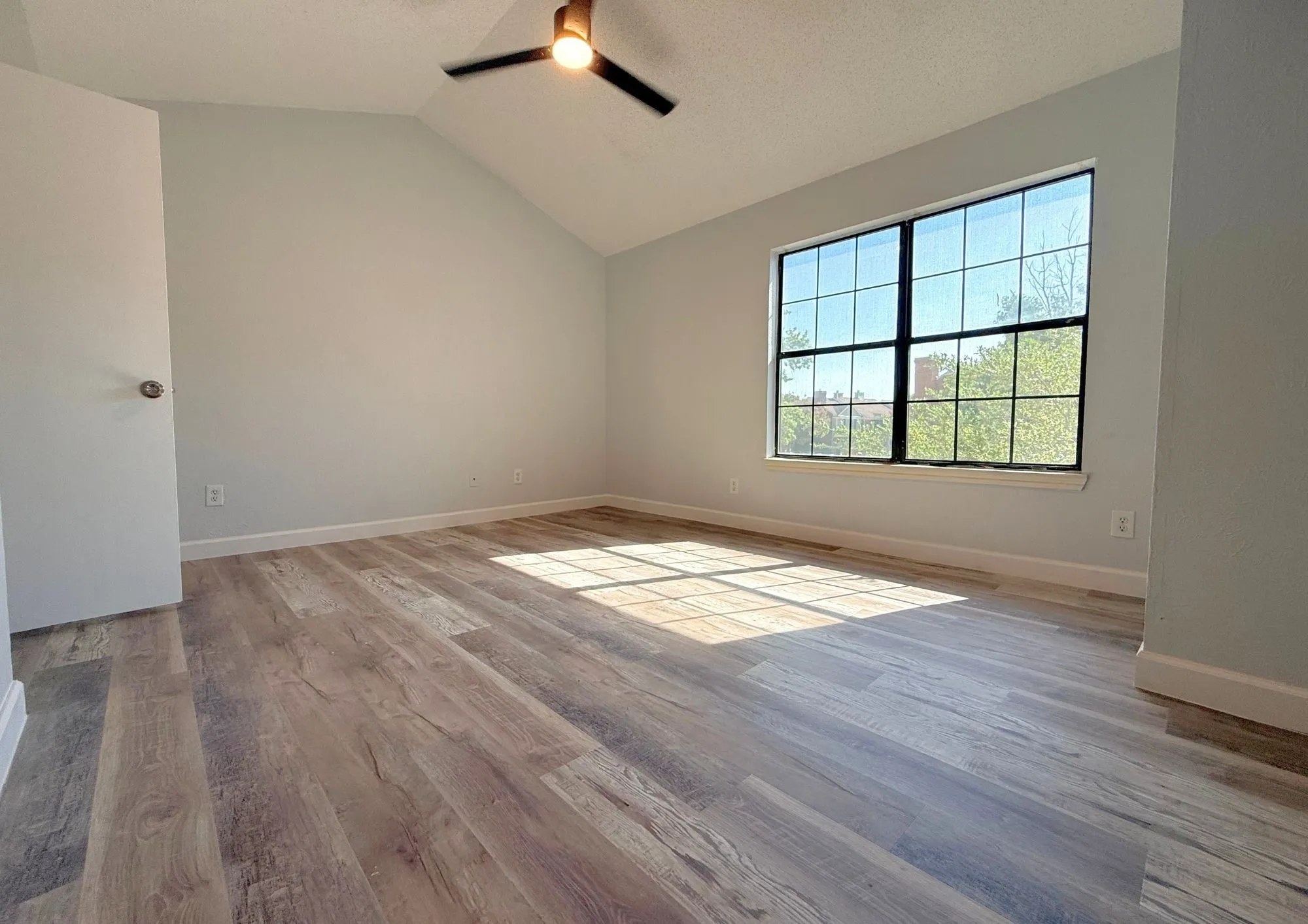 Townhouse For Rent in Dallas County , 234 Samuel Boulevard 4, Coppell, Texas 75019, 2 Bedroom, 3 Bathroom, Garage spaces, 1,254 Sqft, built in 1984, mls#21366706, Real Estate Agent in Coppell, Homes For Rent in Dallas county, Homes For Rent in Coppell, Realtor in Coppell Texas, Real Estate Brokerage Independent Realty Texas, Luminita Cordes Realtor