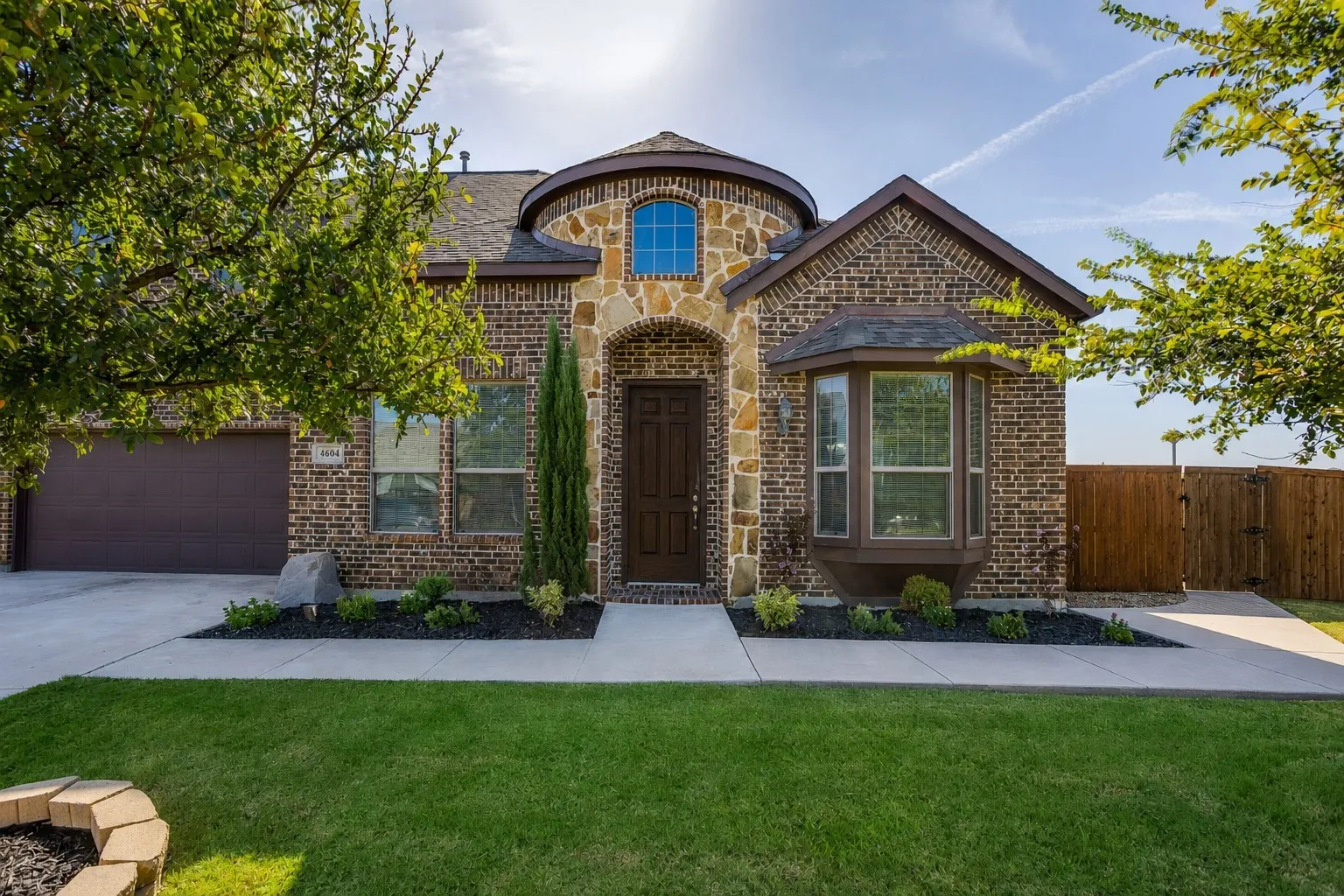 Single Family Residence For Sale in Denton County , 4604 Brookside Drive, Denton, Texas 76226, 3 Bedroom, 3 Bathroom, 2 Garage spaces, 2,735 Sqft, built in 2015, mls#21365780, Real Estate Agent in Denton, Homes For Sale in Denton county, Homes For Sale in Denton, Realtor in Denton Texas, Real Estate Brokerage Independent Realty Texas, Luminita Cordes Realtor