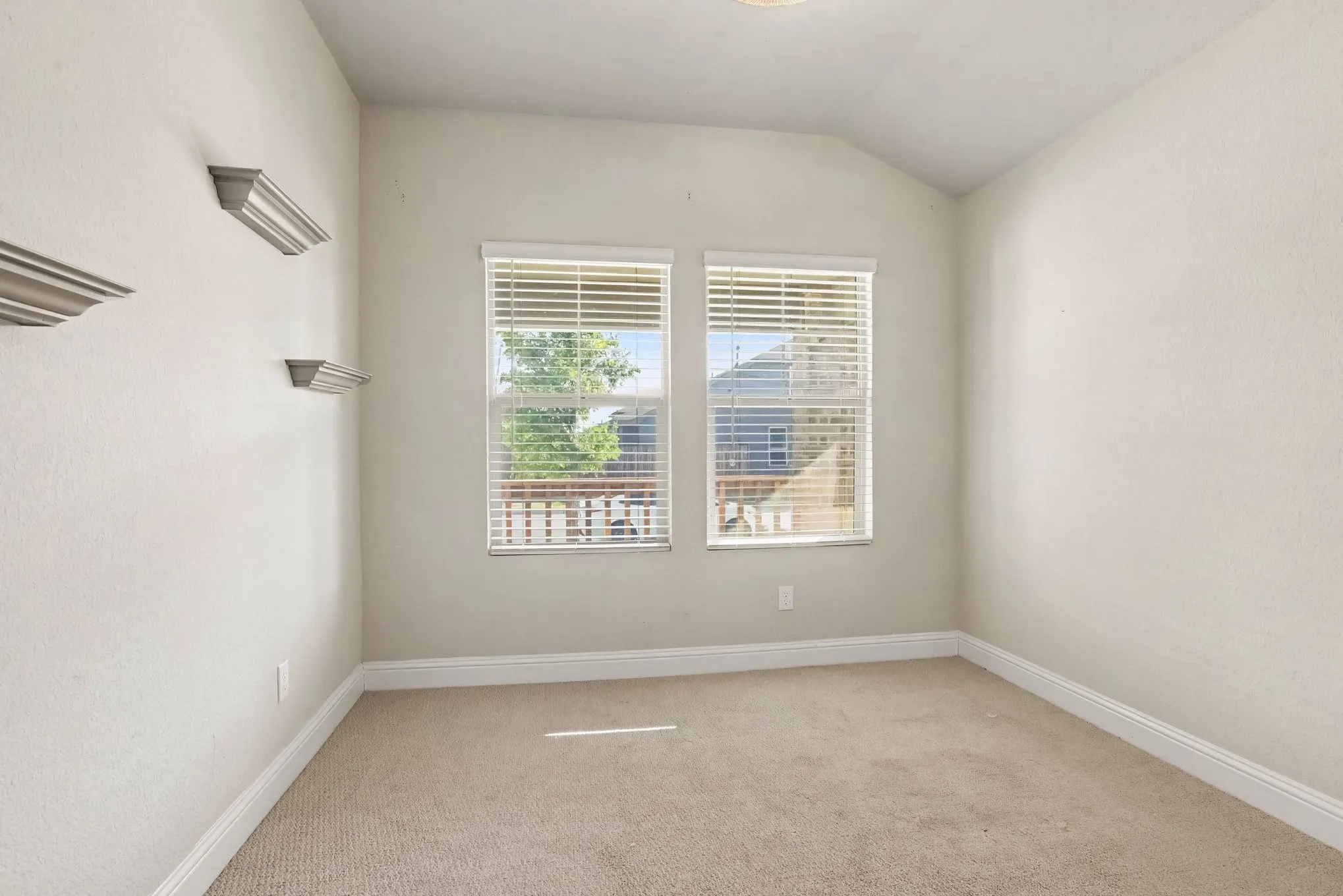 Single Family Residence For Sale in Kaufman County , 1421 Rolling Fox Drive, Forney, Texas 75126, 4 Bedroom, 2 Bathroom, 2 Garage spaces, 1,731 Sqft, built in 2022, mls#21364292, Real Estate Agent in Forney, Homes For Sale in Kaufman county, Homes For Sale in Forney, Realtor in Forney Texas, Real Estate Brokerage Independent Realty Texas, Luminita Cordes Realtor