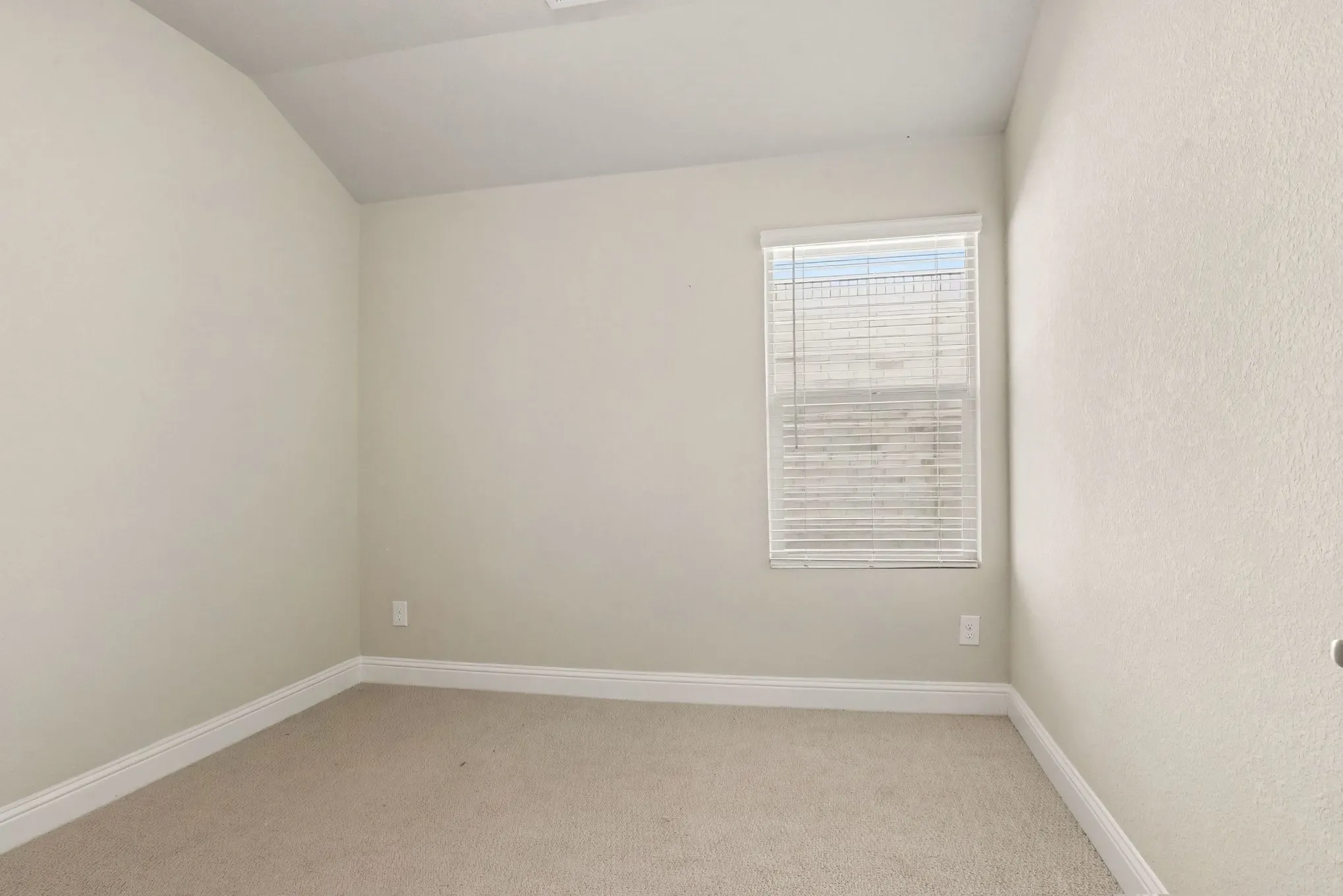 Single Family Residence For Sale in Kaufman County , 1421 Rolling Fox Drive, Forney, Texas 75126, 4 Bedroom, 2 Bathroom, 2 Garage spaces, 1,731 Sqft, built in 2022, mls#21364292, Real Estate Agent in Forney, Homes For Sale in Kaufman county, Homes For Sale in Forney, Realtor in Forney Texas, Real Estate Brokerage Independent Realty Texas, Luminita Cordes Realtor