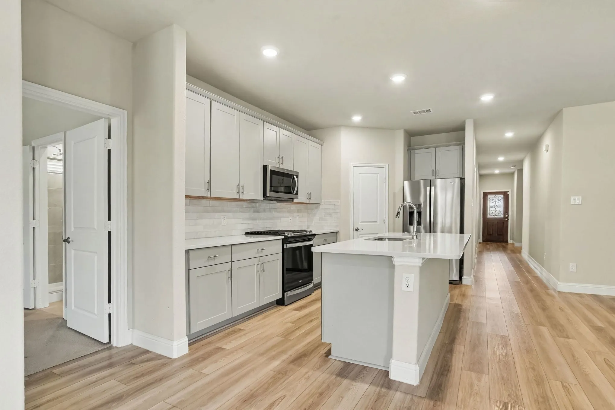 Single Family Residence For Sale in Kaufman County , 1421 Rolling Fox Drive, Forney, Texas 75126, 4 Bedroom, 2 Bathroom, 2 Garage spaces, 1,731 Sqft, built in 2022, mls#21364292, Real Estate Agent in Forney, Homes For Sale in Kaufman county, Homes For Sale in Forney, Realtor in Forney Texas, Real Estate Brokerage Independent Realty Texas, Luminita Cordes Realtor