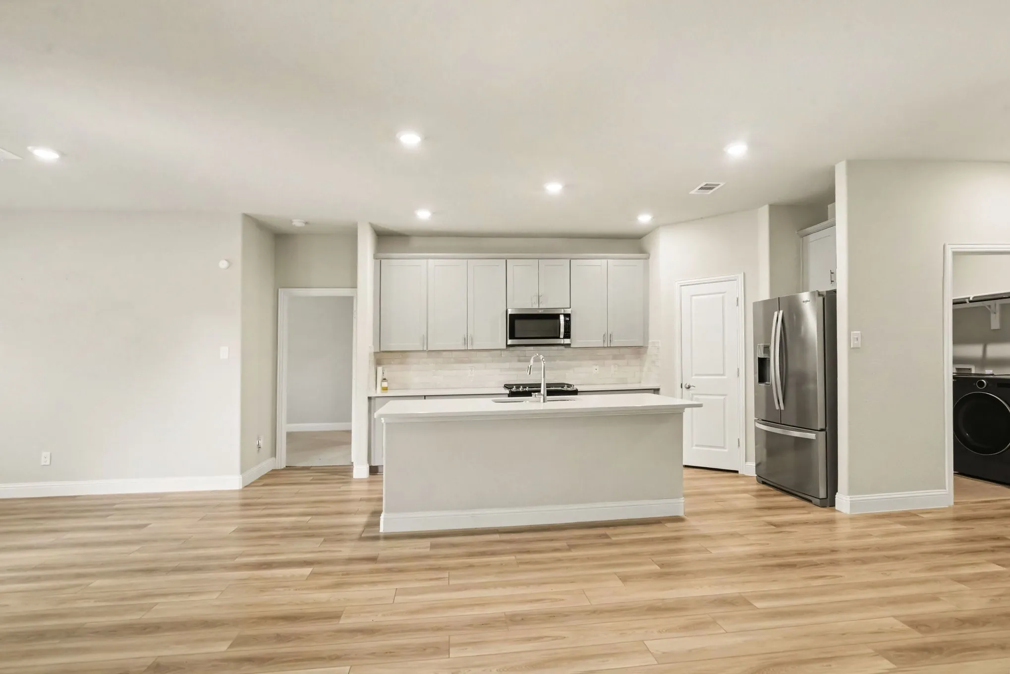Single Family Residence For Sale in Kaufman County , 1421 Rolling Fox Drive, Forney, Texas 75126, 4 Bedroom, 2 Bathroom, 2 Garage spaces, 1,731 Sqft, built in 2022, mls#21364292, Real Estate Agent in Forney, Homes For Sale in Kaufman county, Homes For Sale in Forney, Realtor in Forney Texas, Real Estate Brokerage Independent Realty Texas, Luminita Cordes Realtor